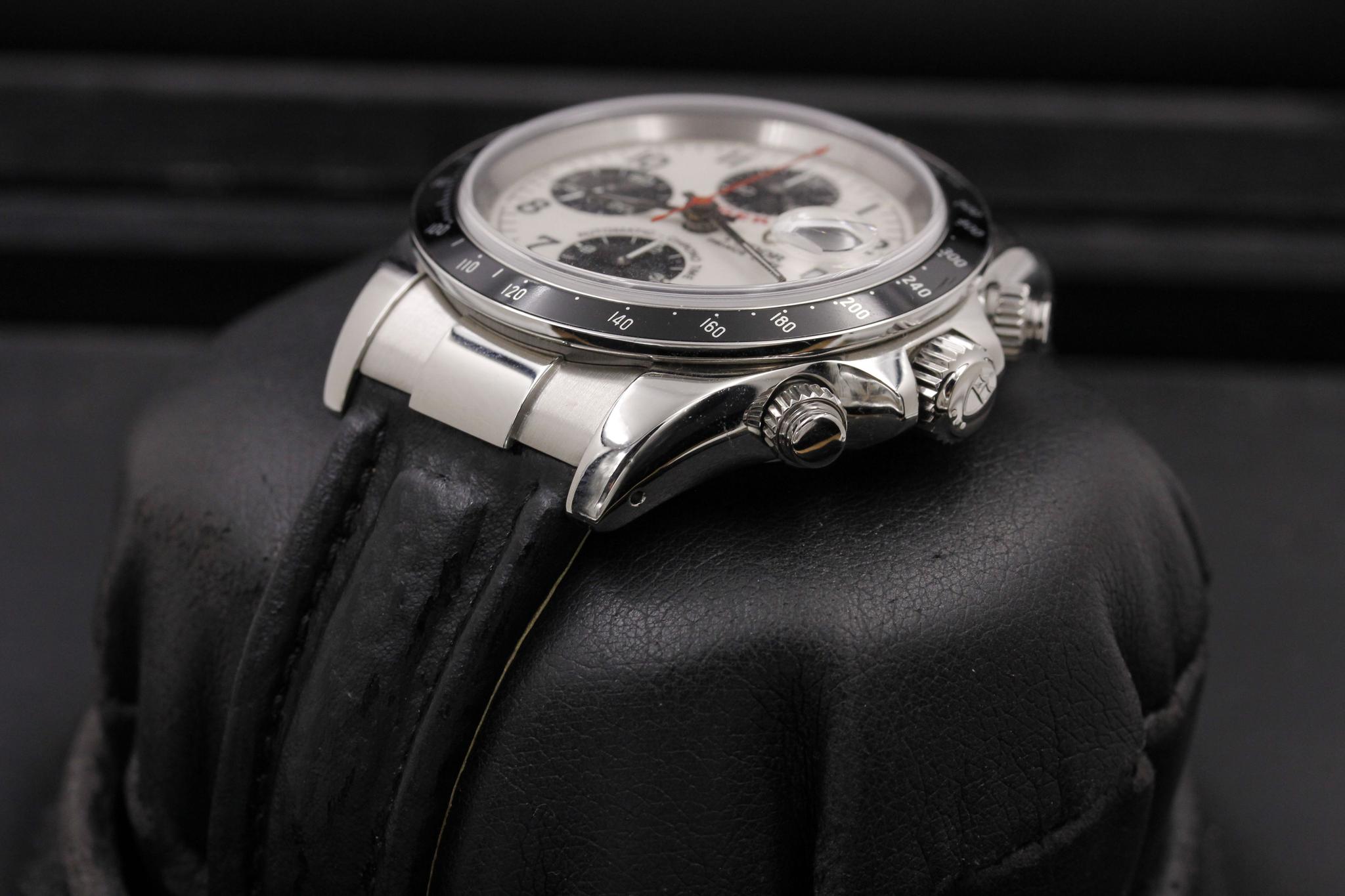 Watch Image 2