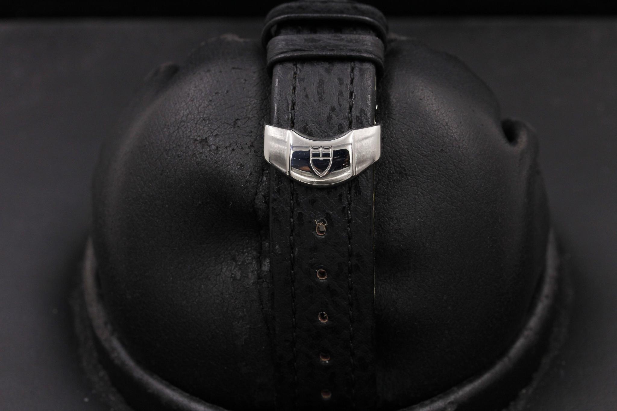 Watch Image 8
