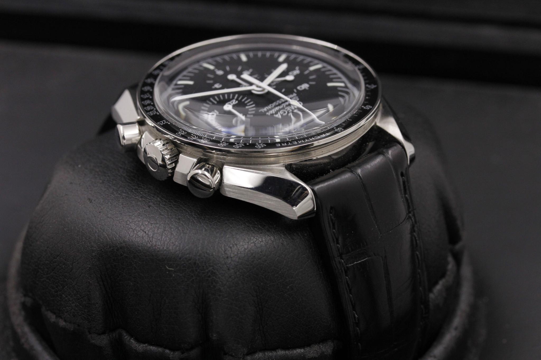 Watch Image 4