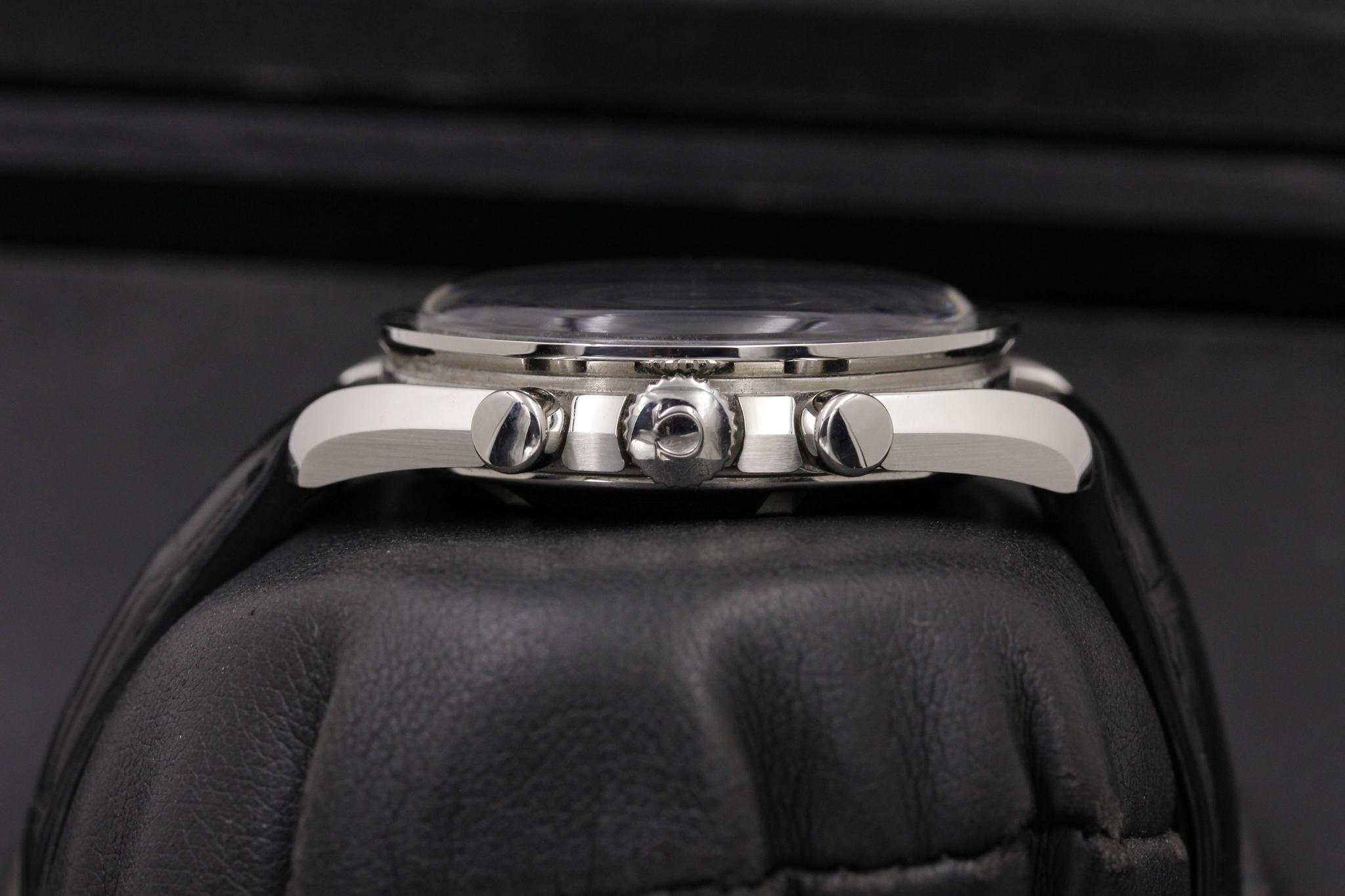 Watch Image 3