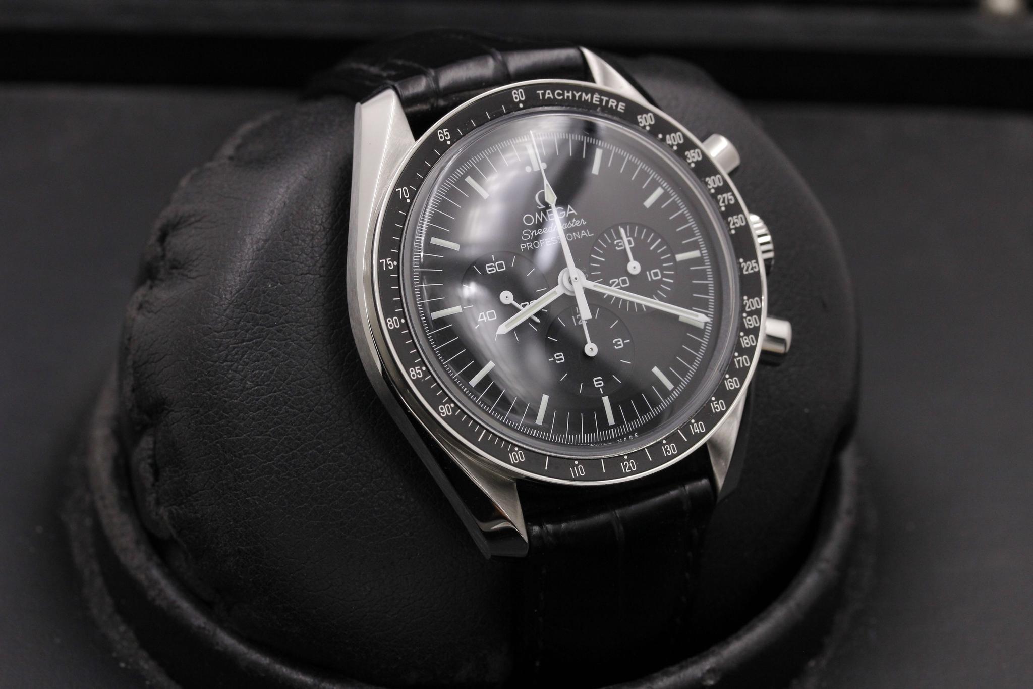 Watch Image 10
