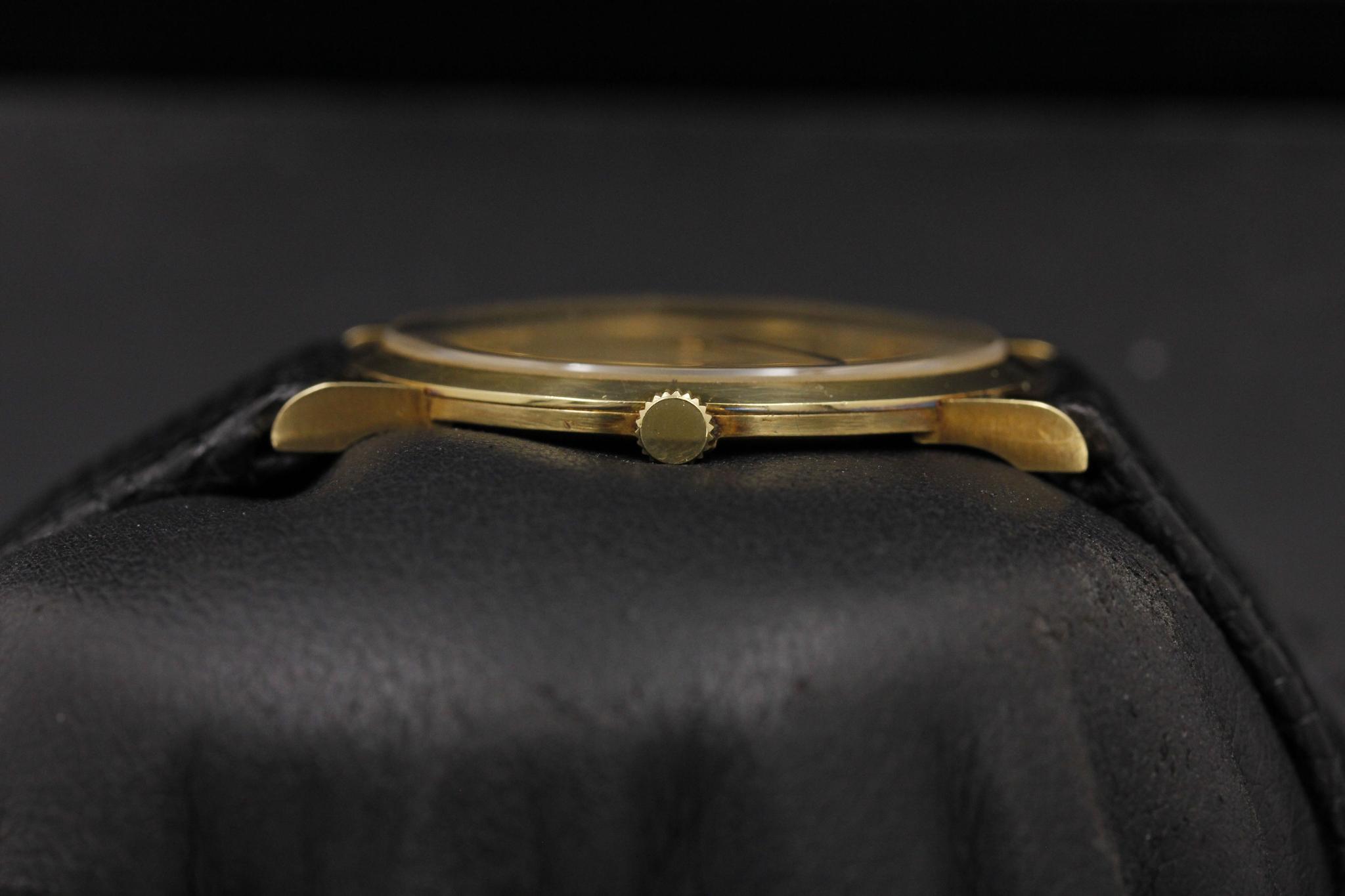 Watch Image 4