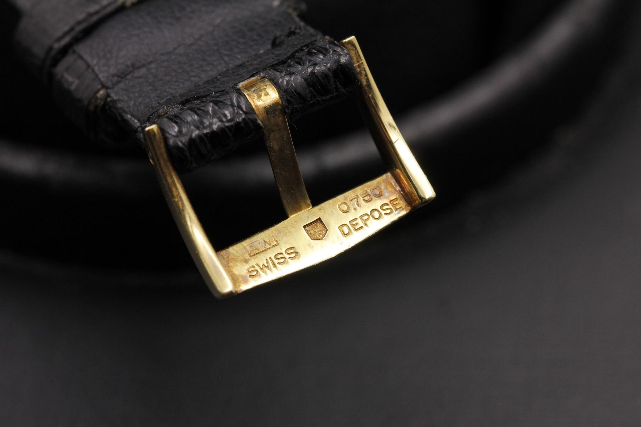 Watch Image 12