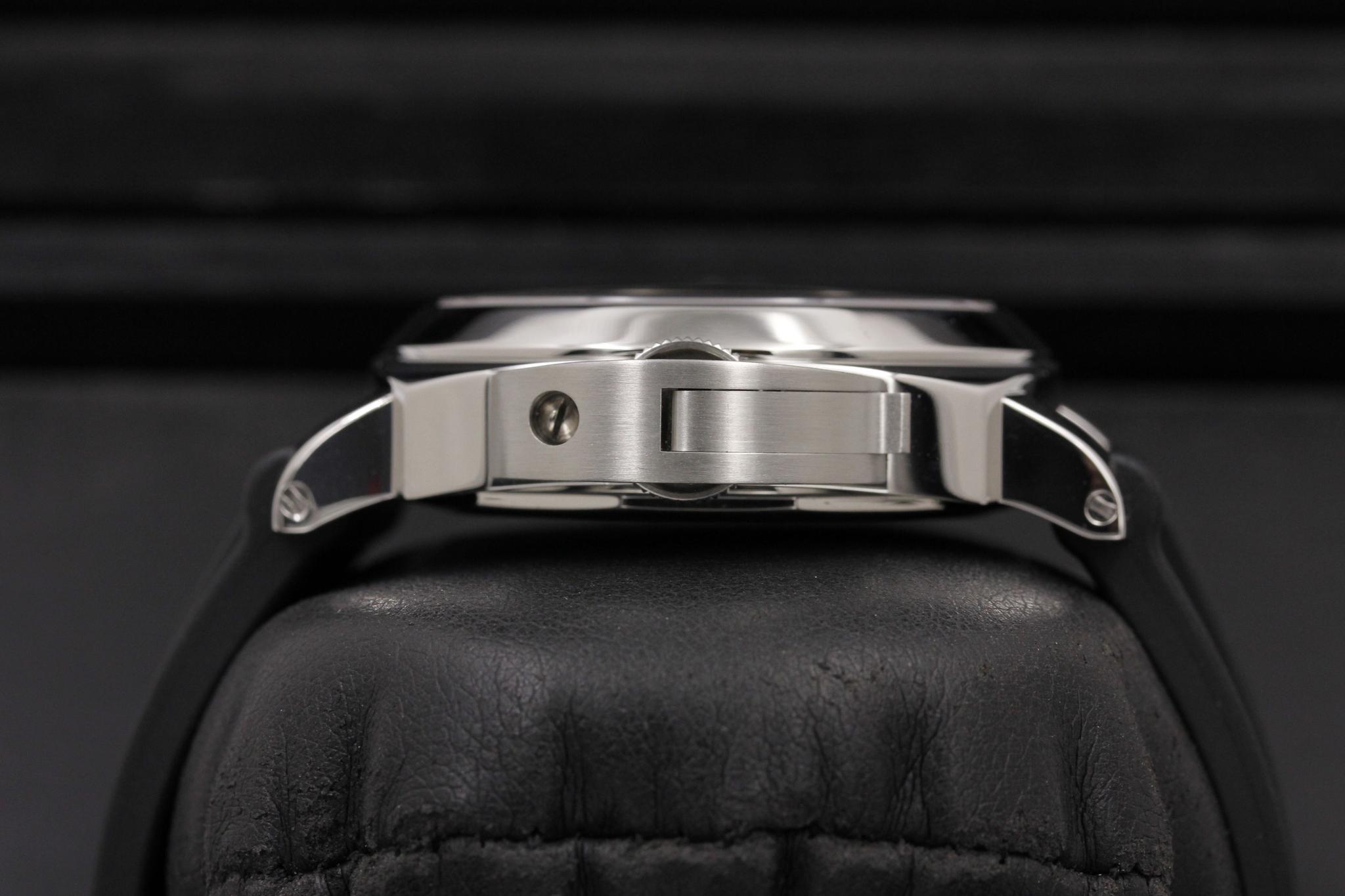 Watch Image 3