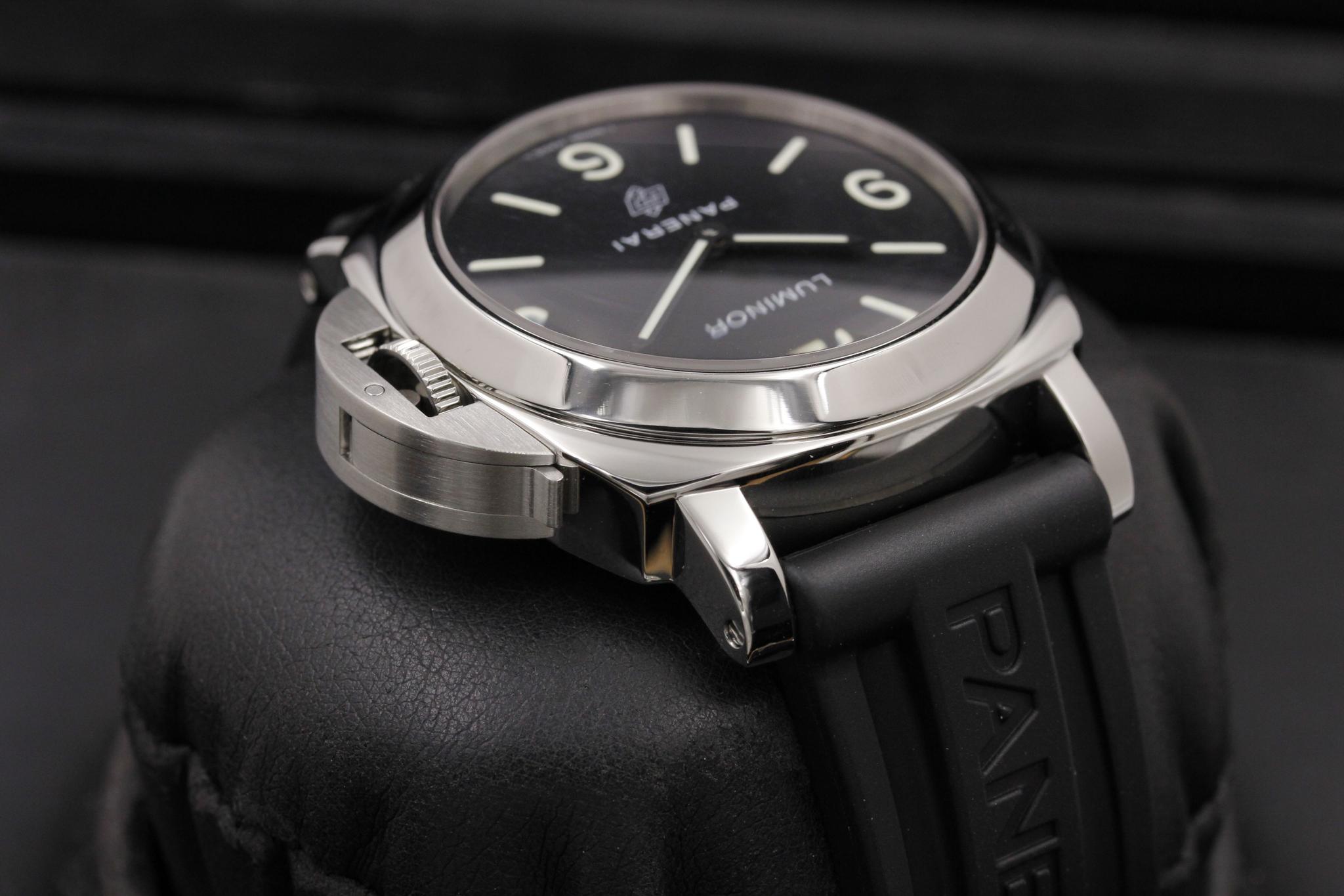 Watch Image 4