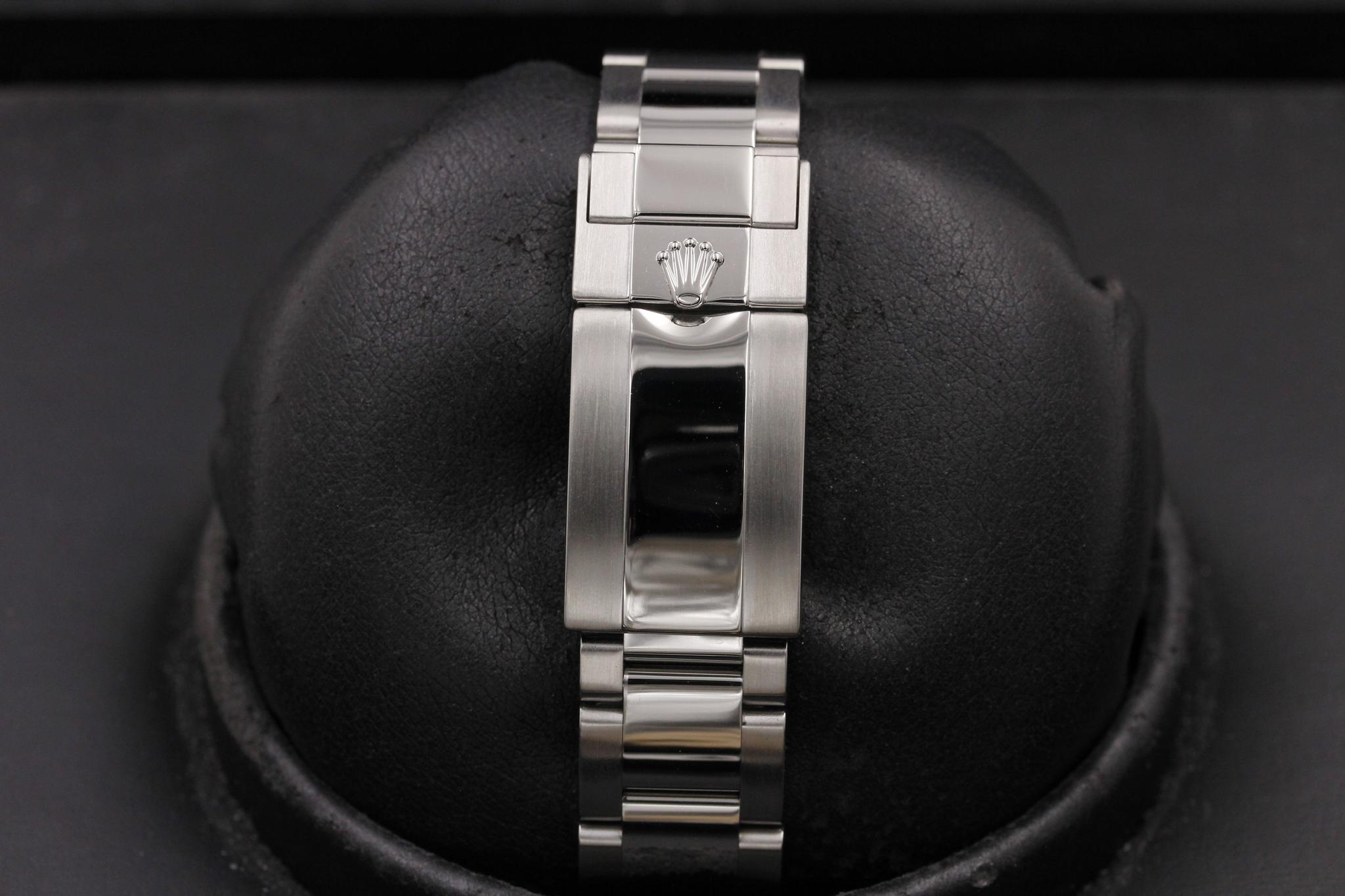 Watch Image 8