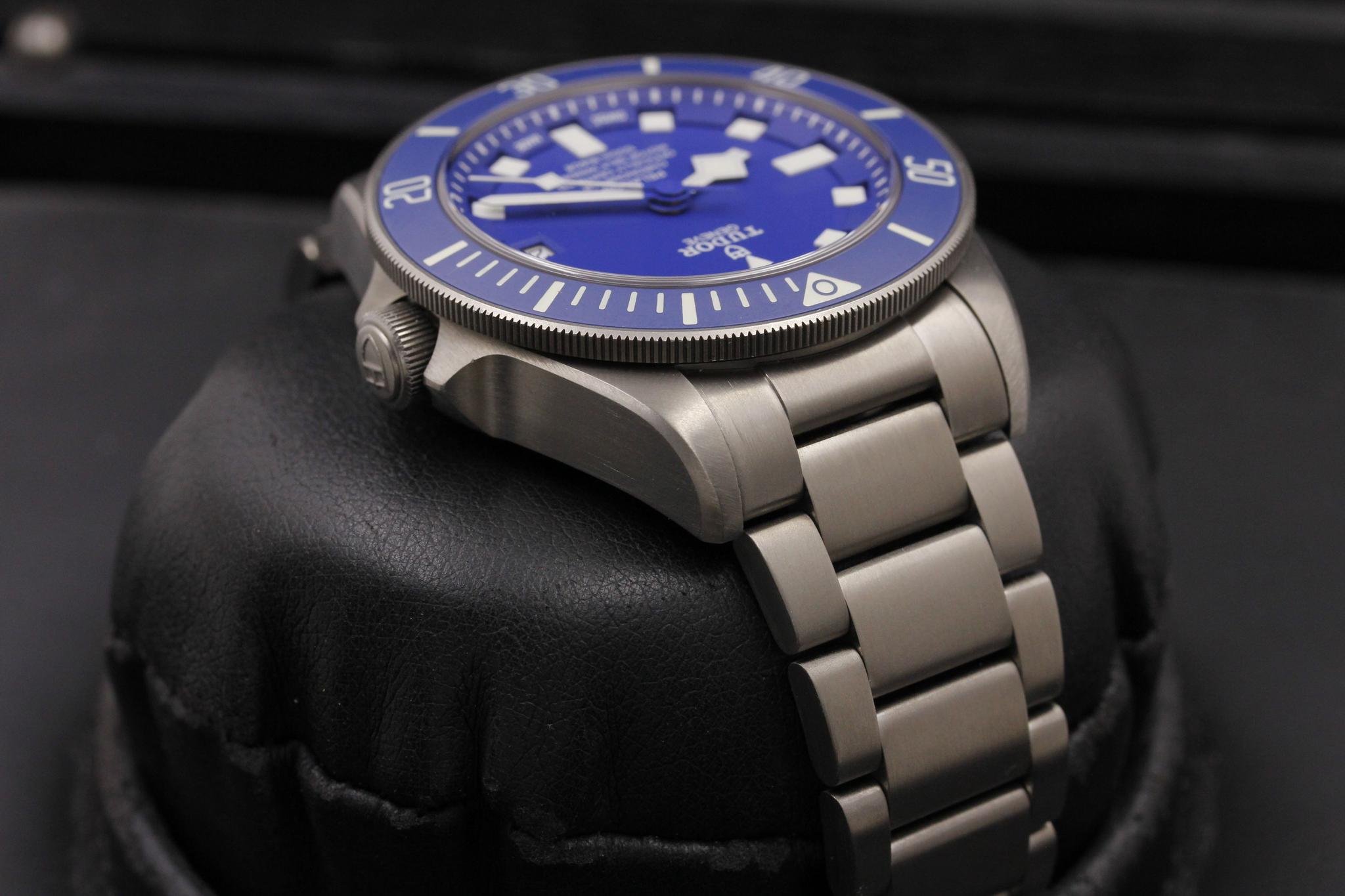 Watch Image 4