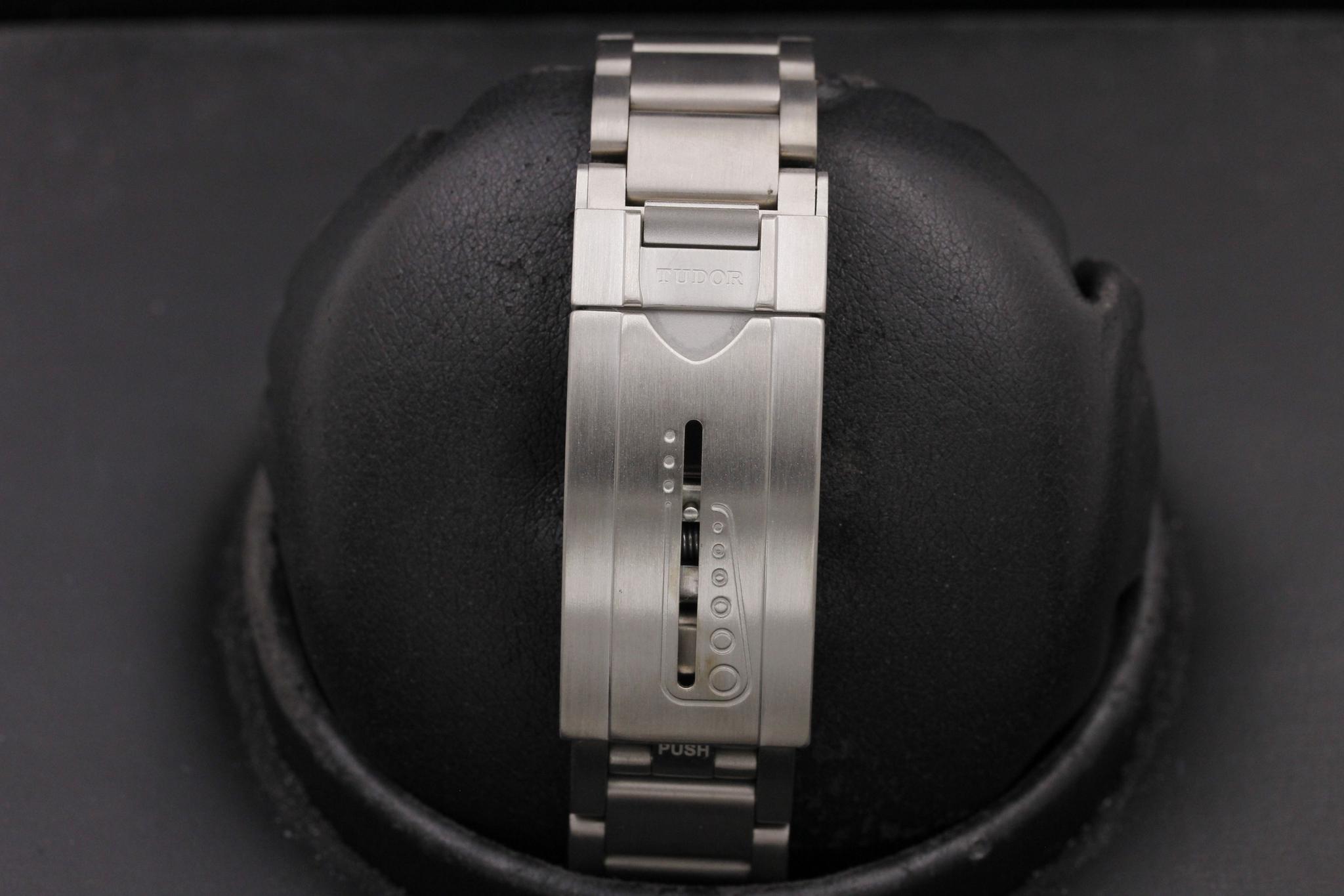 Watch Image 8