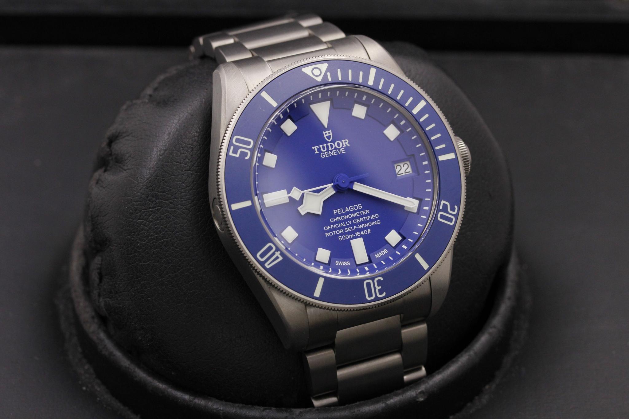 Watch Image 10