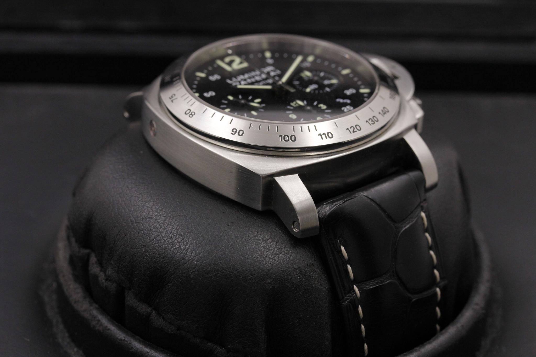 Watch Image 6