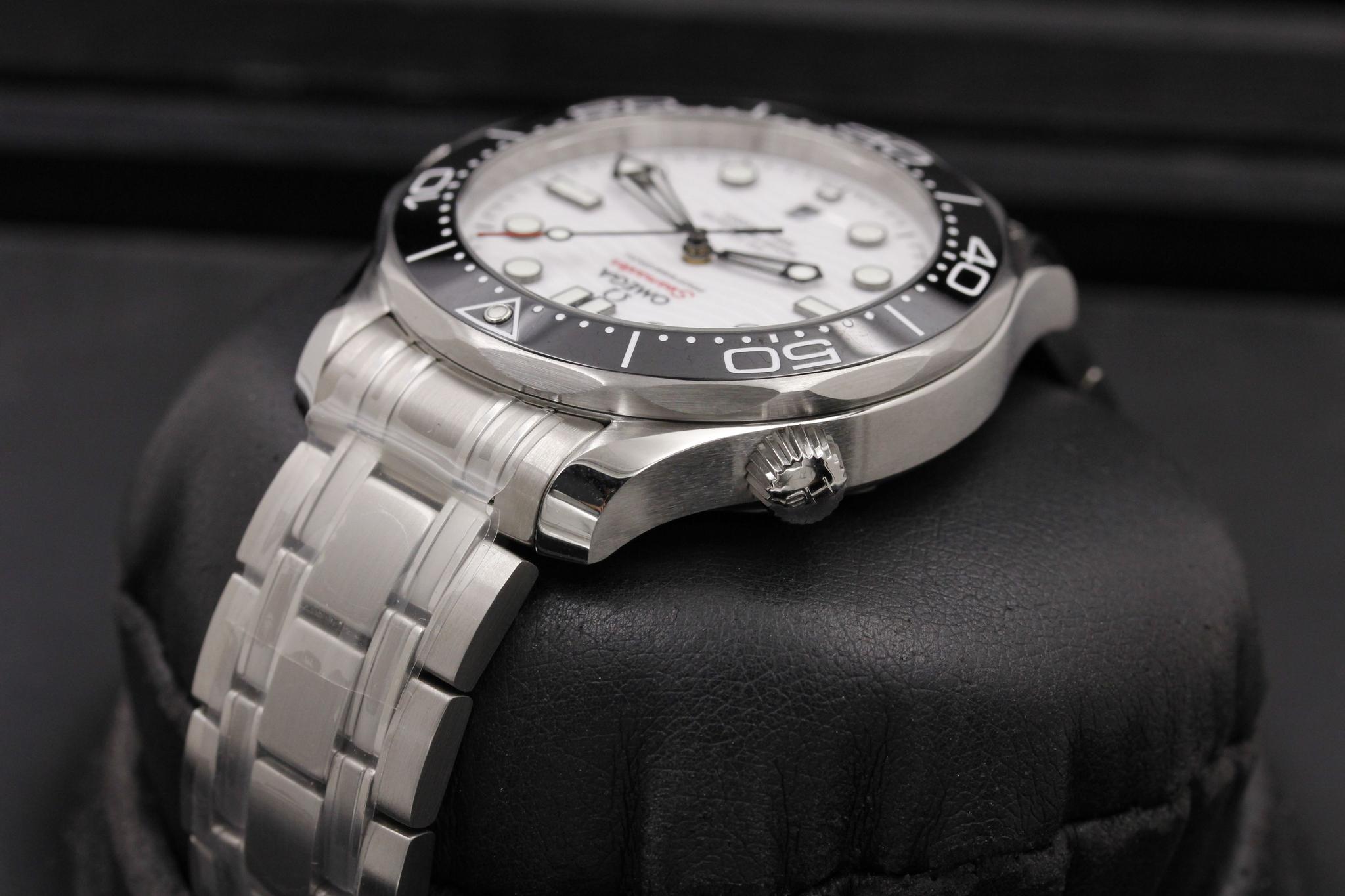 Watch Image 6