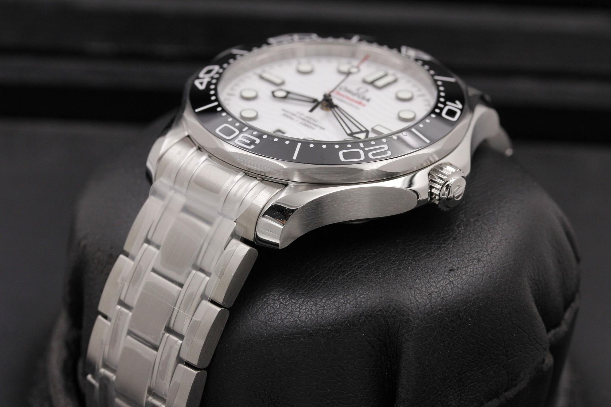 Watch Image 4