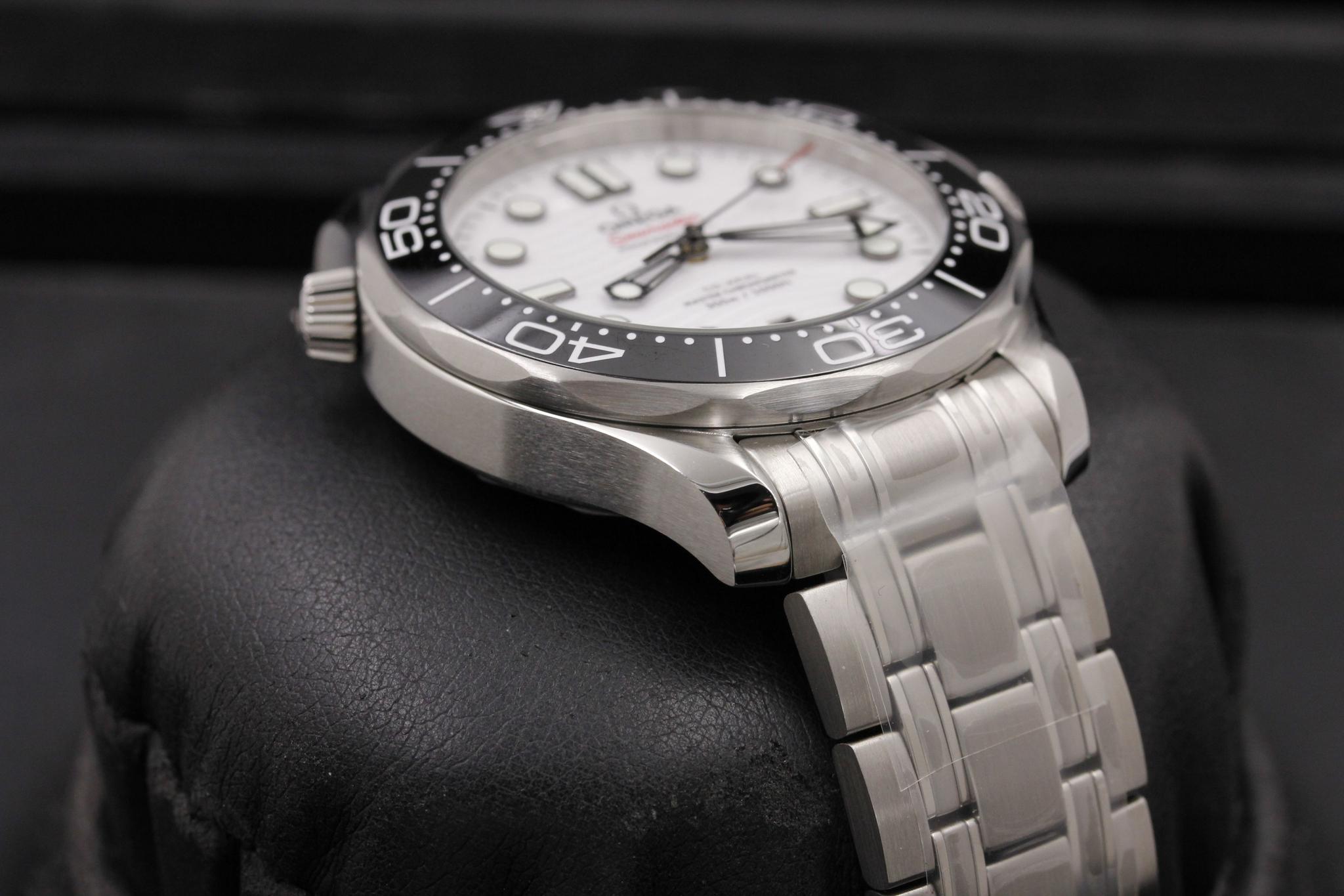 Watch Image 5