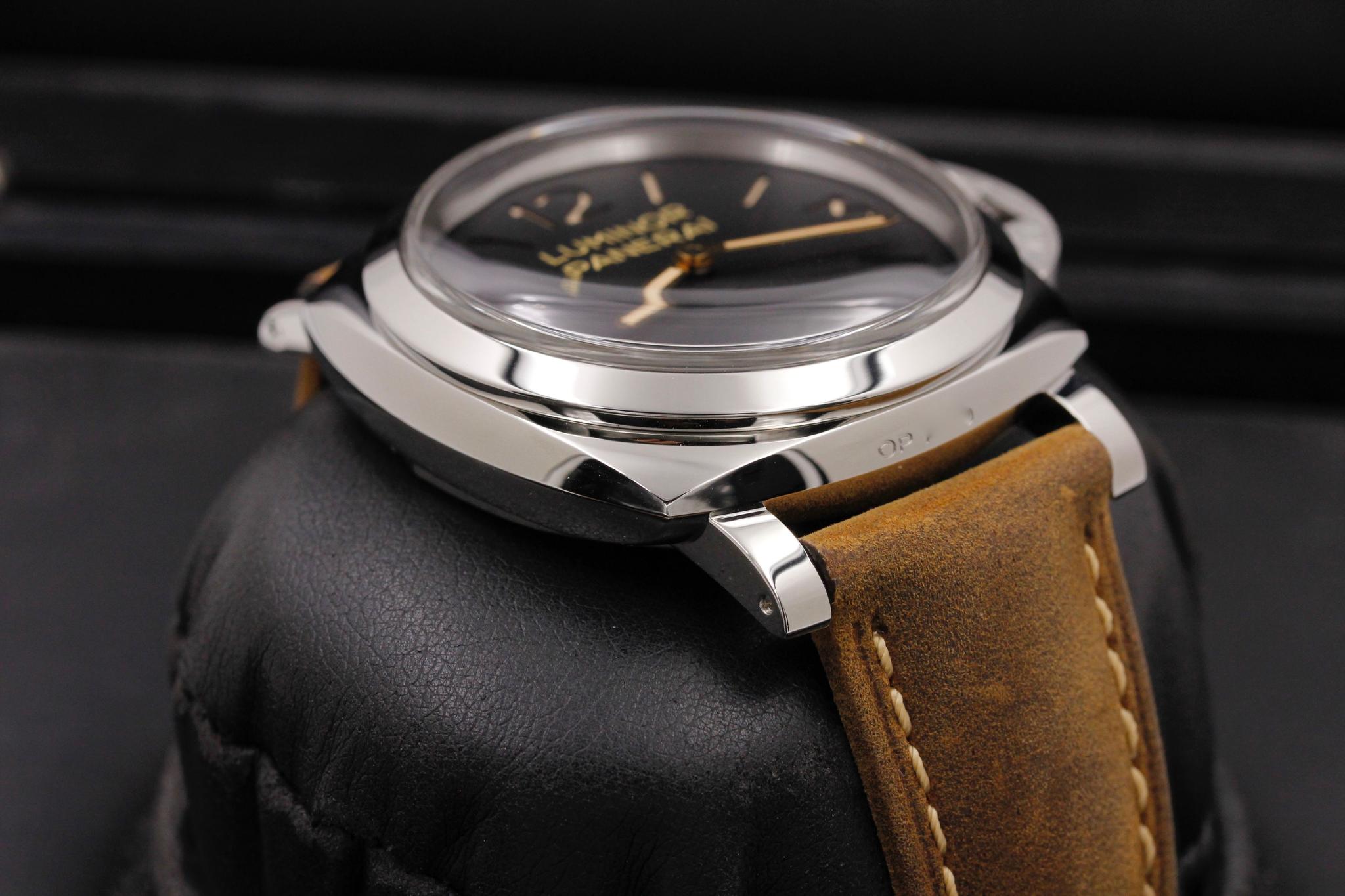 Watch Image 6