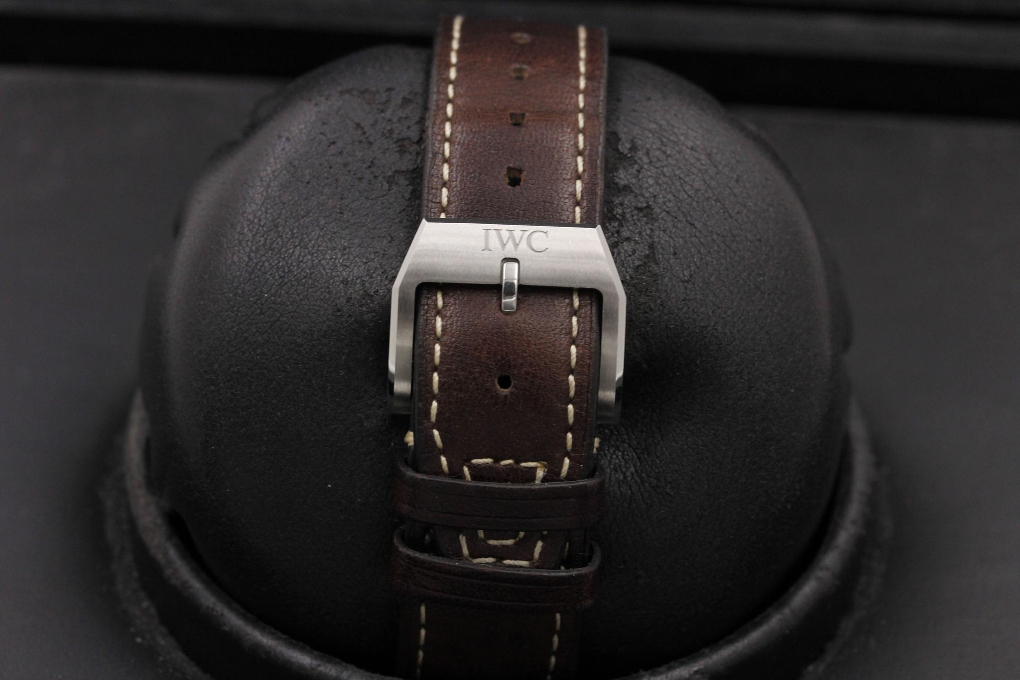 Watch Image 8