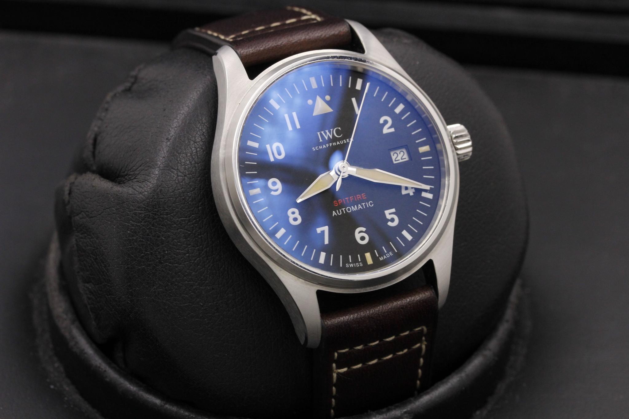 Watch Image 10