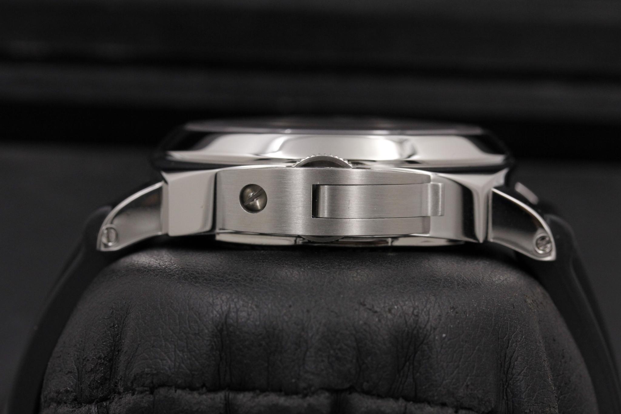 Watch Image 3
