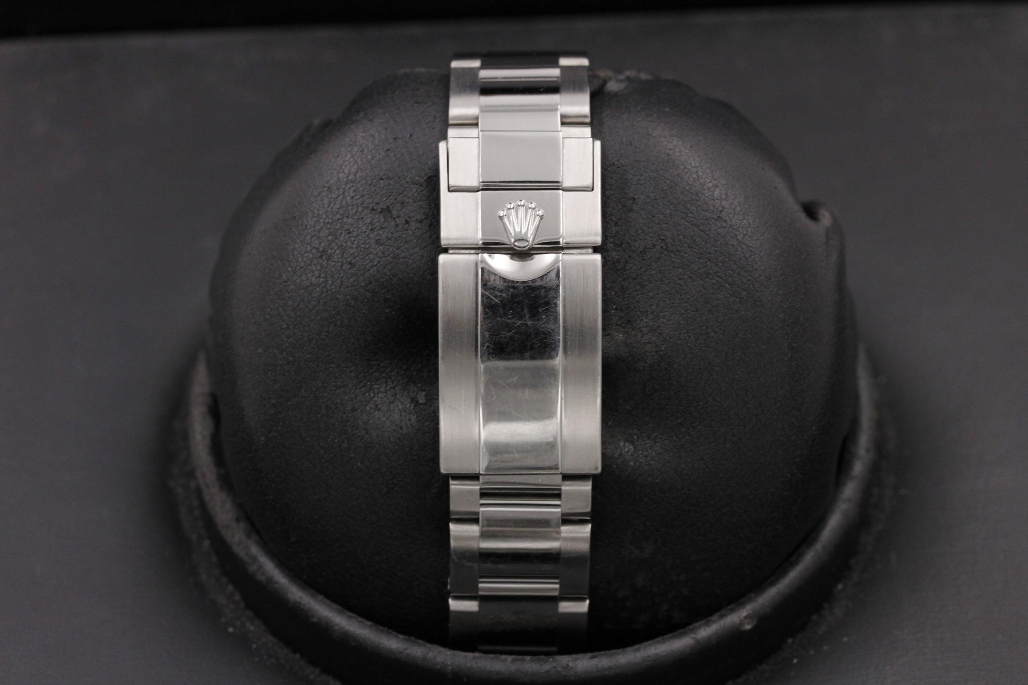 Watch Image 8