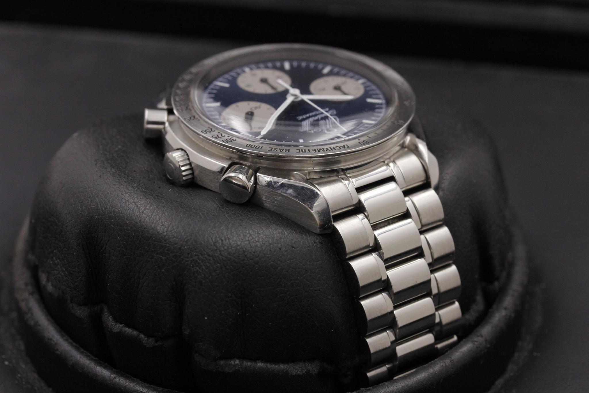 Watch Image 4