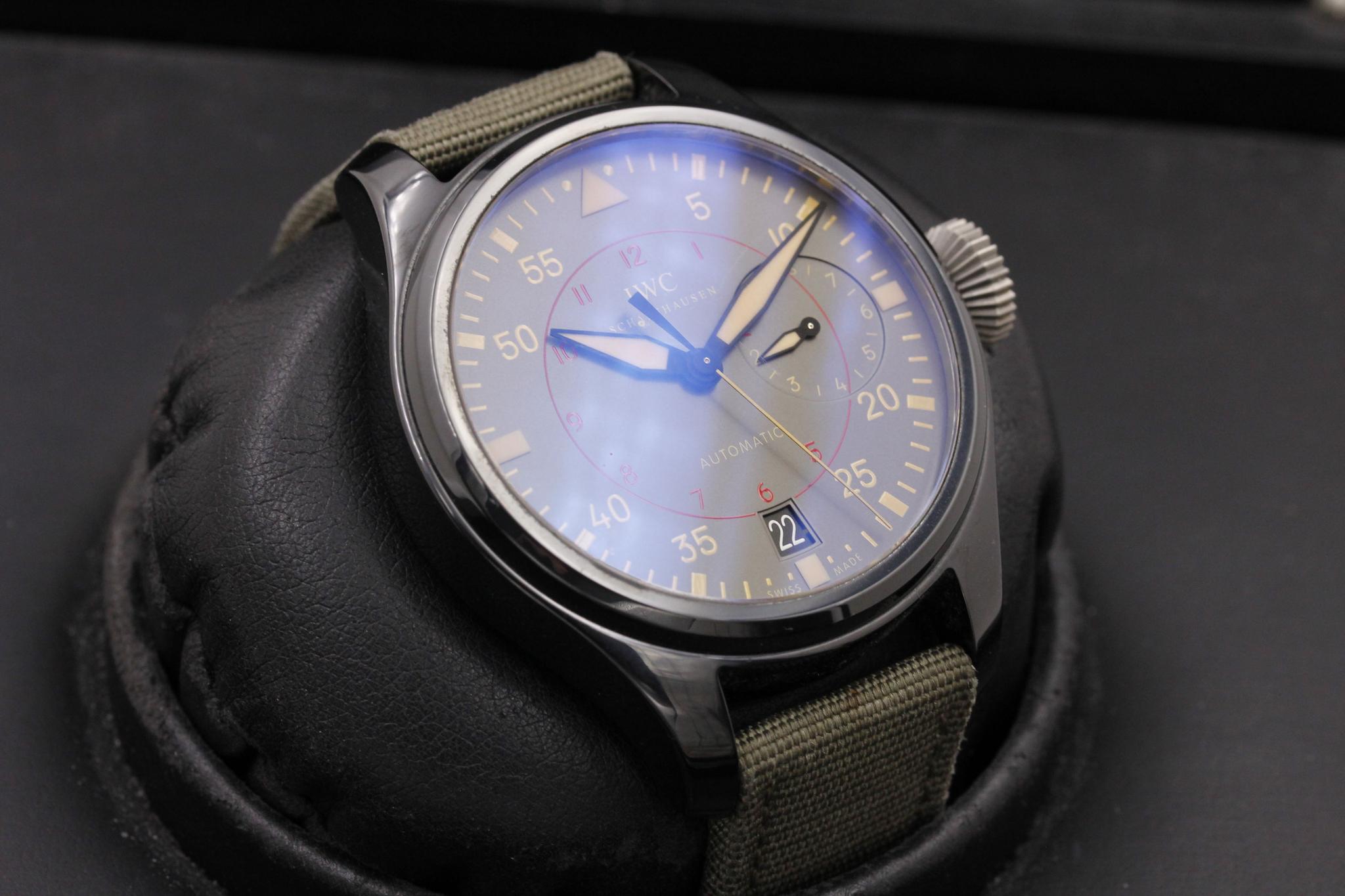 Watch Image 10
