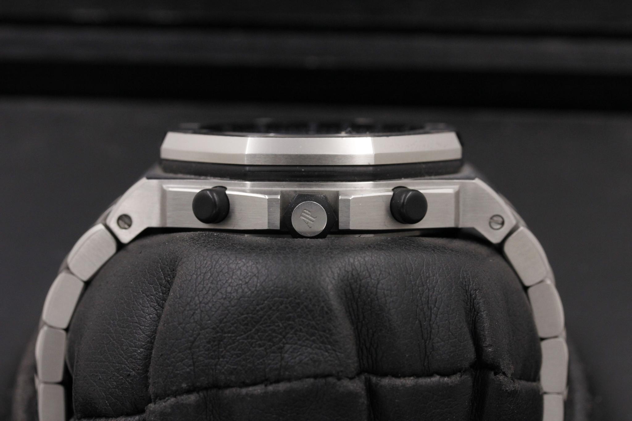 Watch Image 3