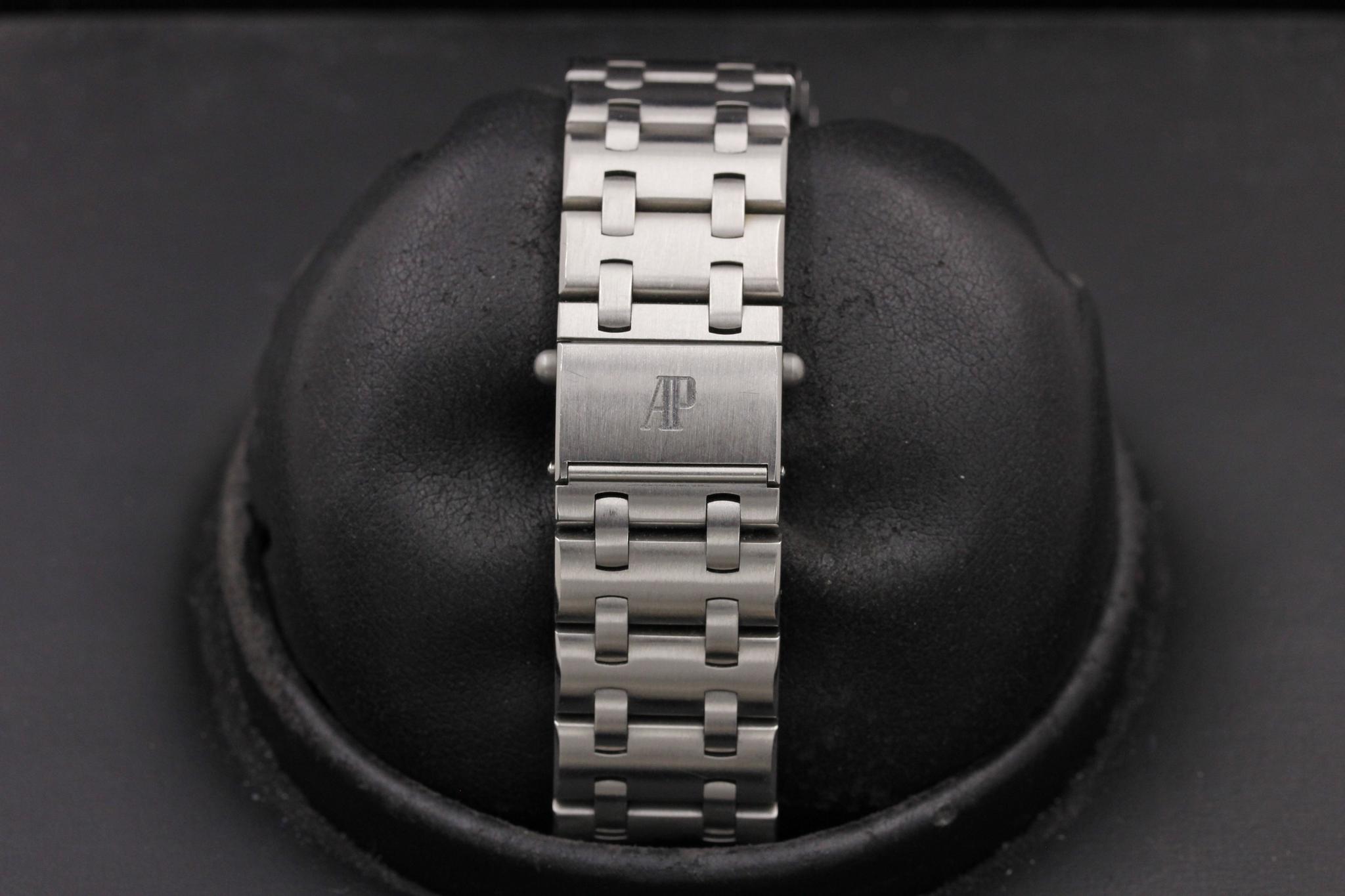 Watch Image 8