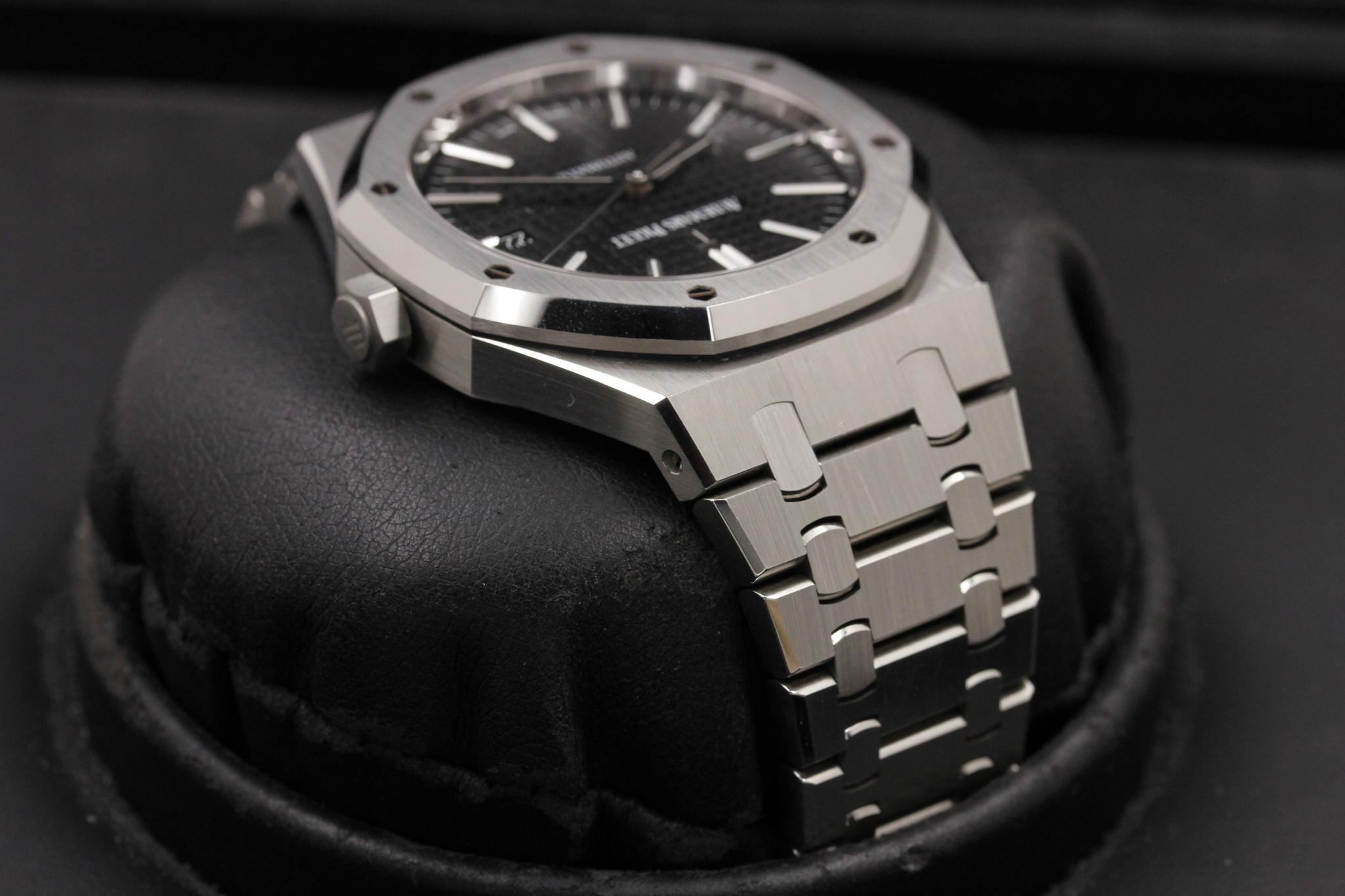 Watch Image 4