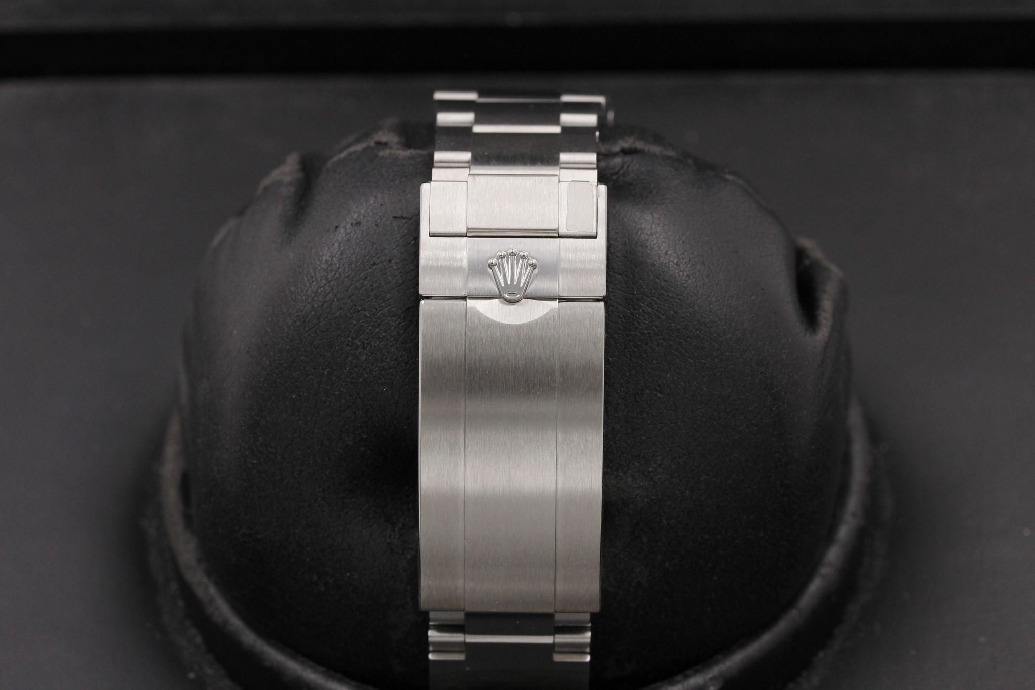 Watch Image 8