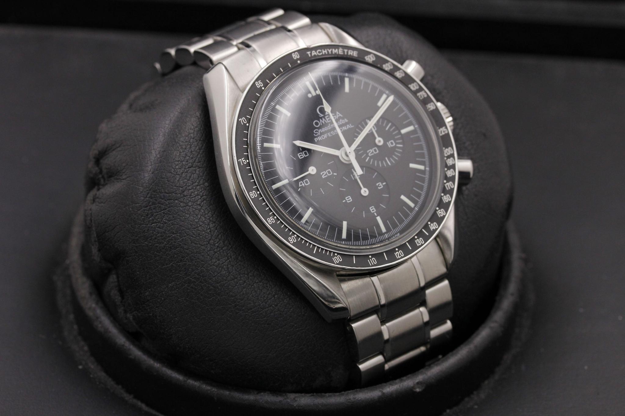 Watch Image 11