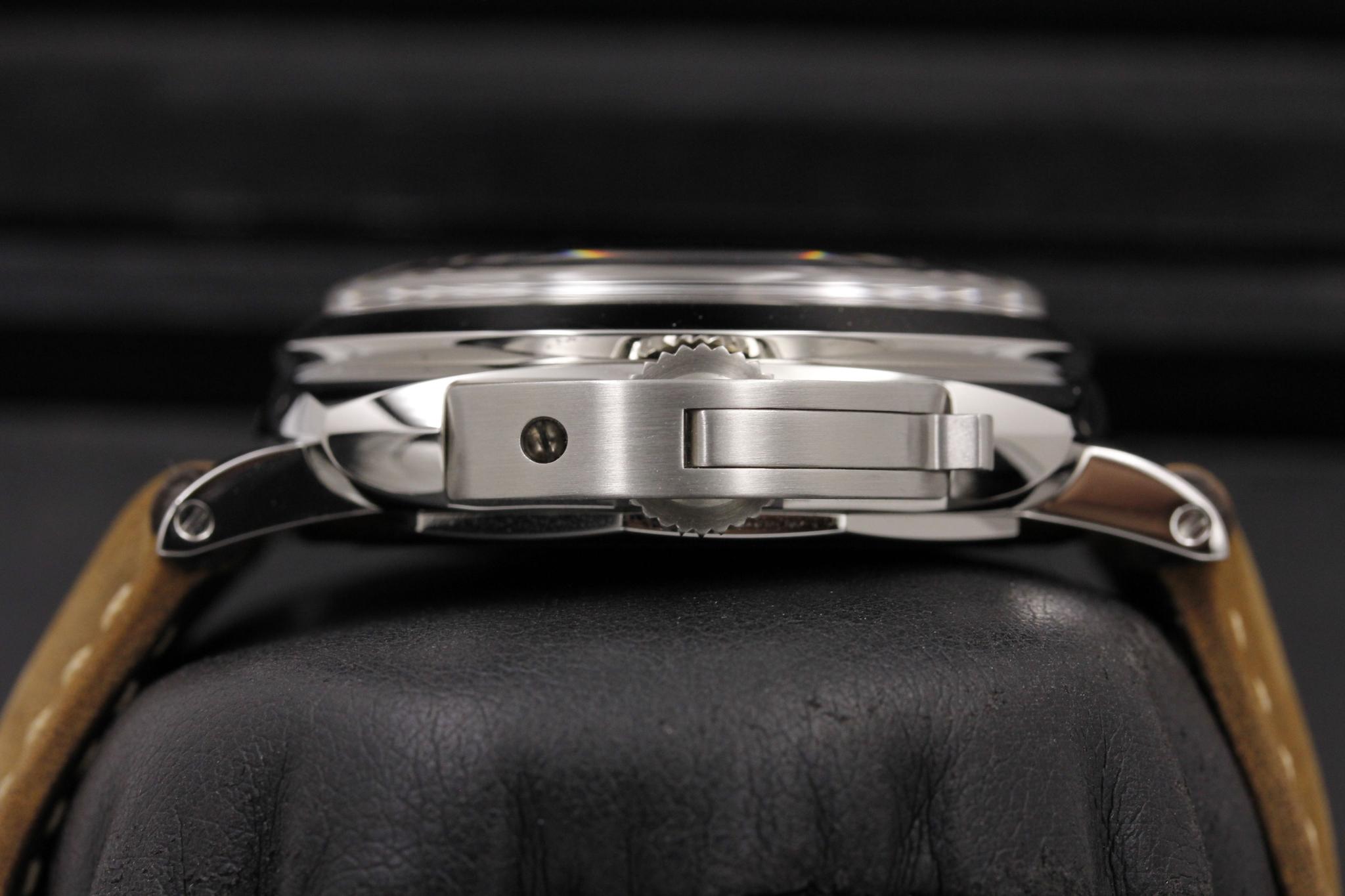 Watch Image 3