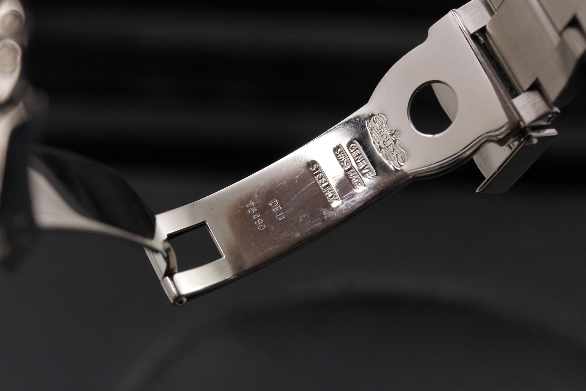 Watch Image 10