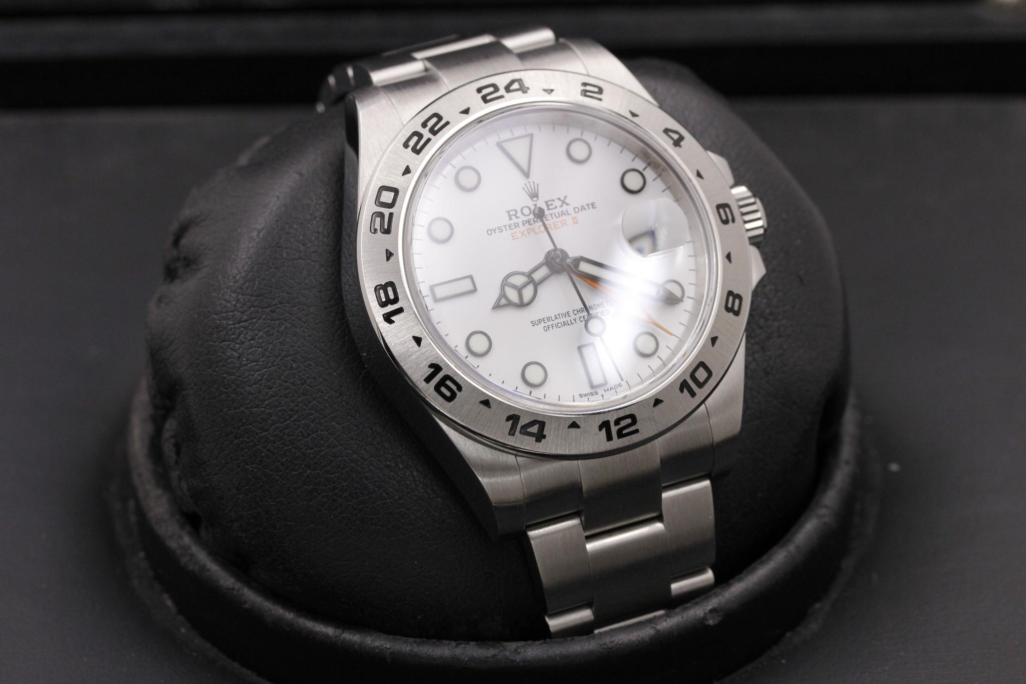 Watch Image 10