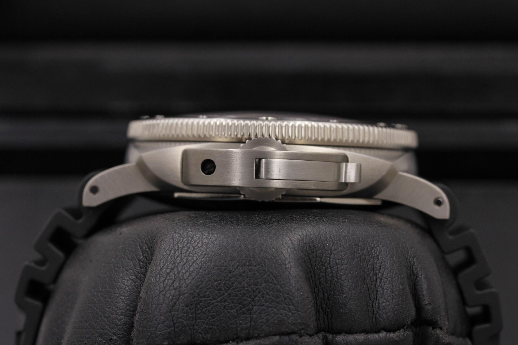 Watch Image 3