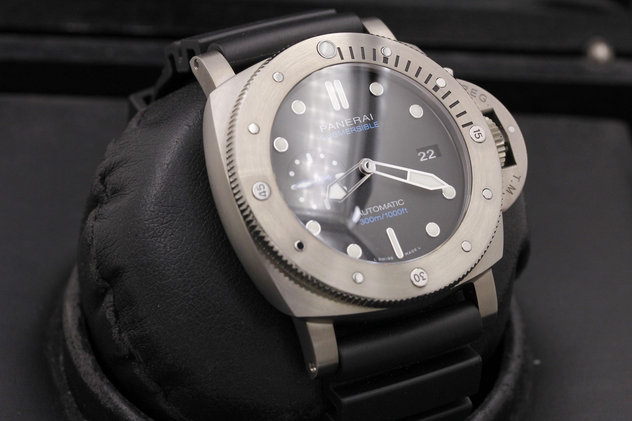 Watch Image 10