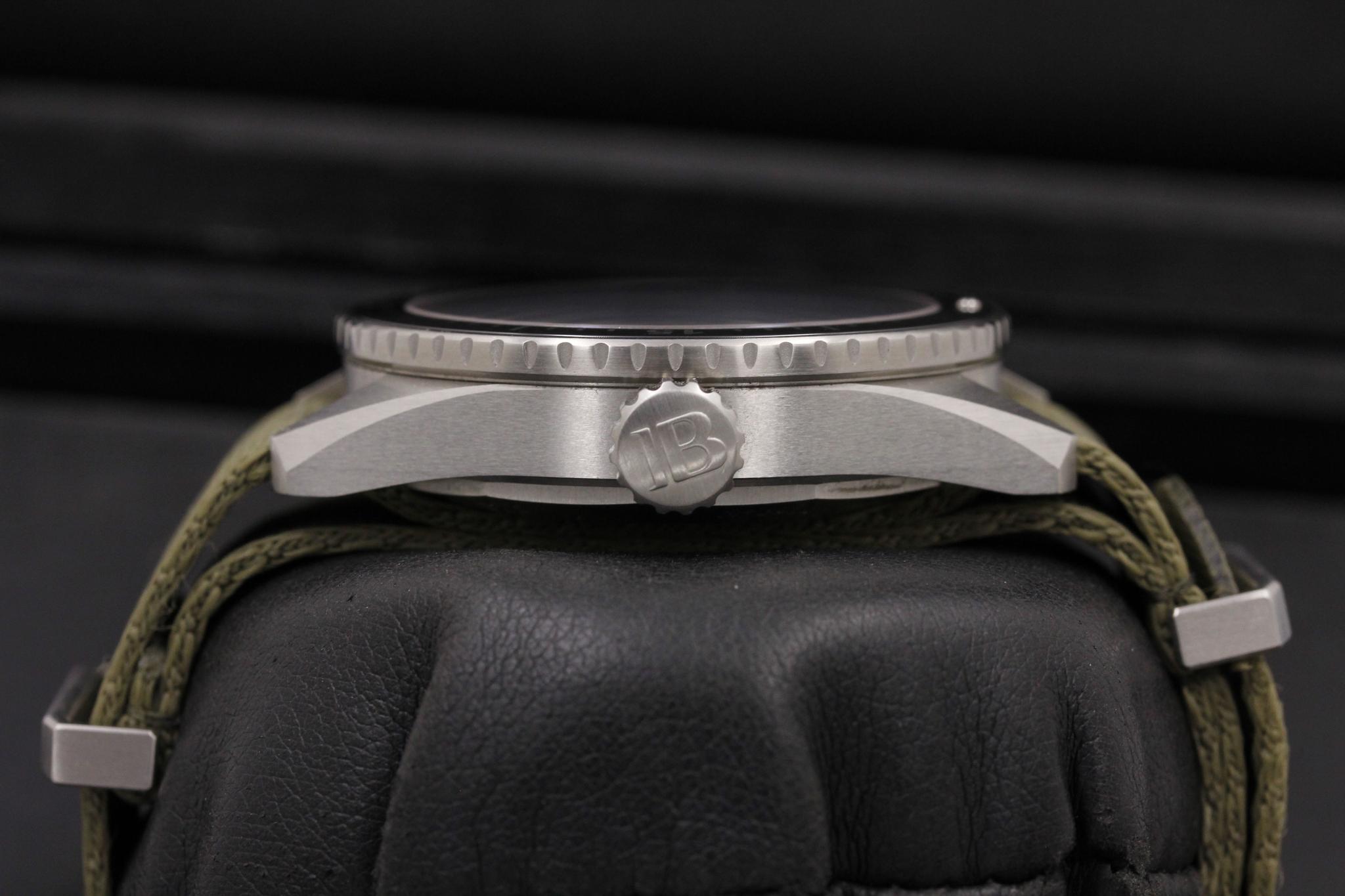 Watch Image 3