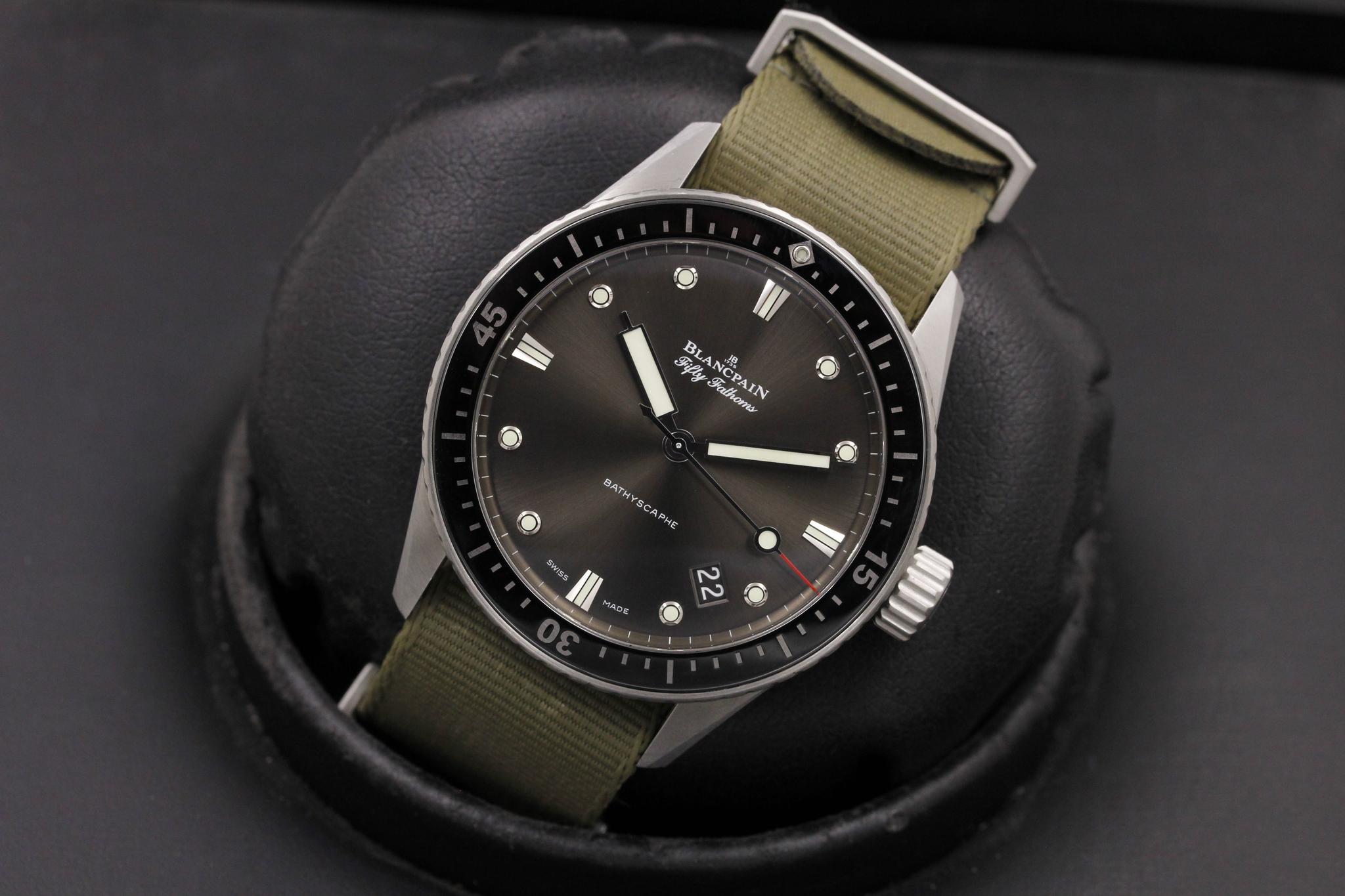 Watch Image 9