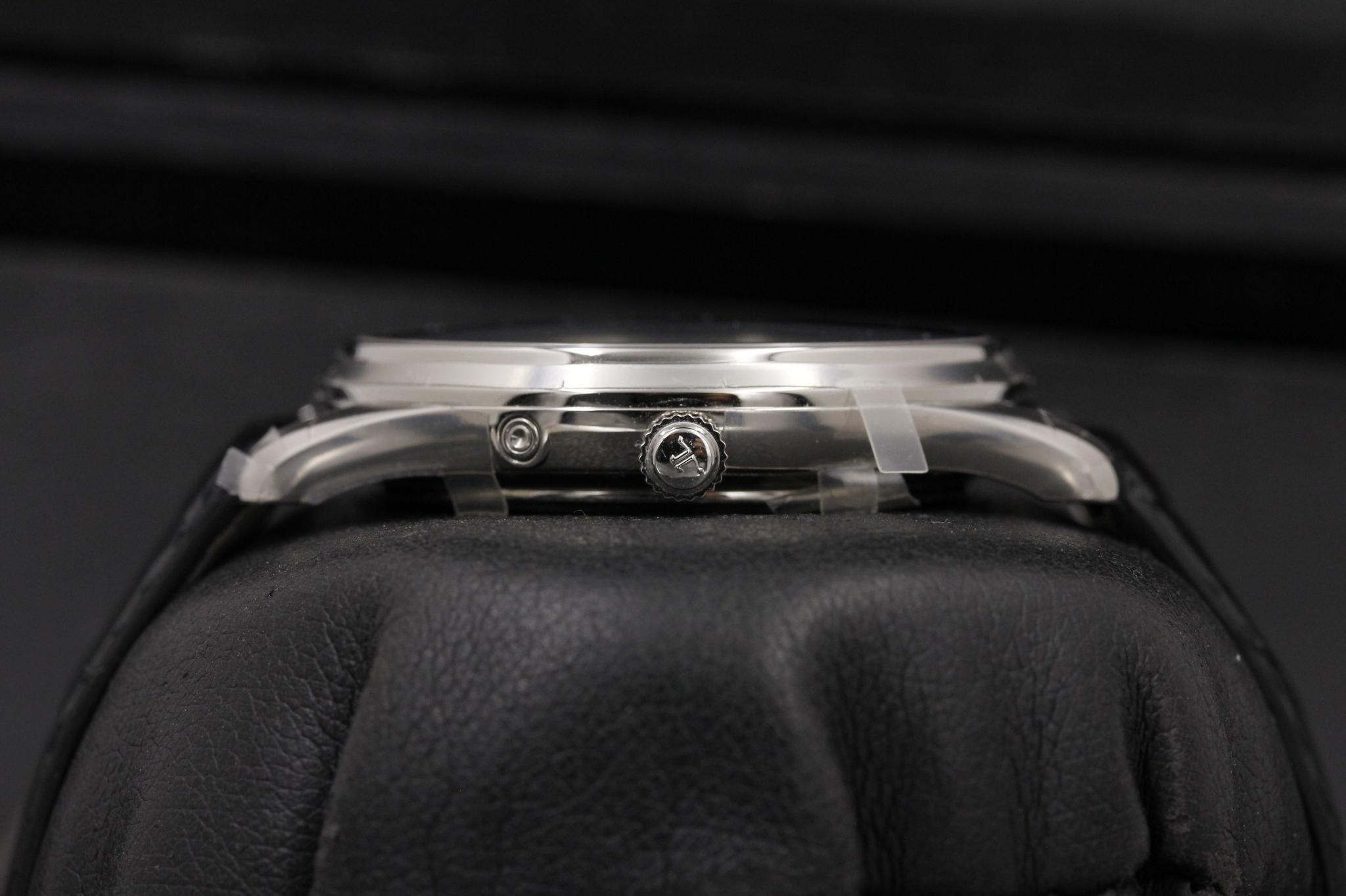 Watch Image 3