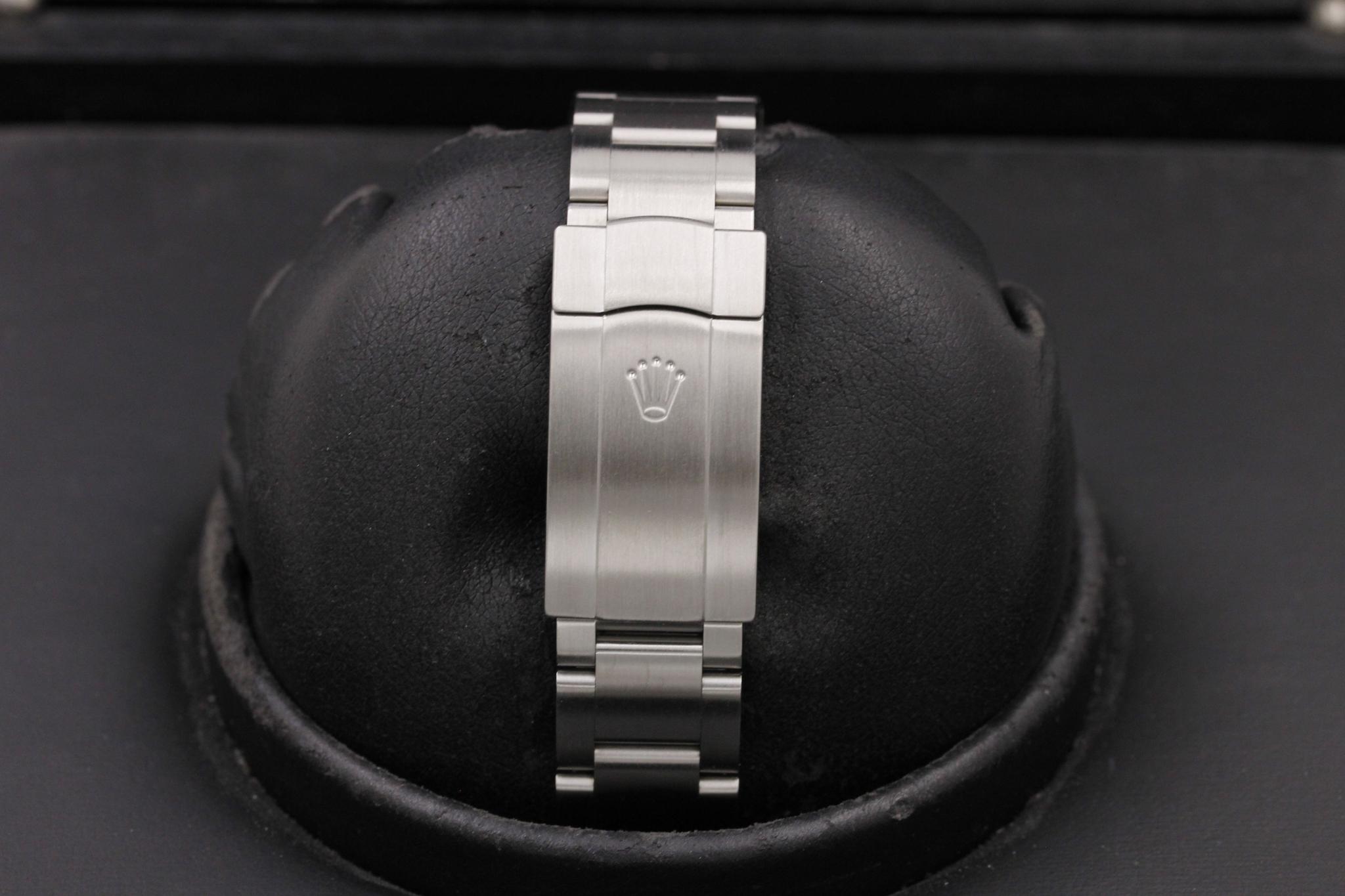 Watch Image 8