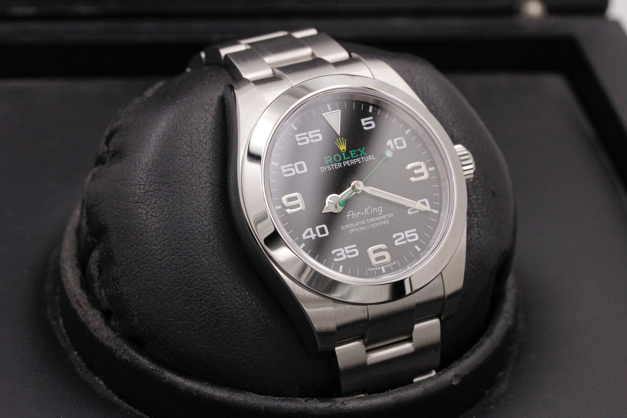 Watch Image 10