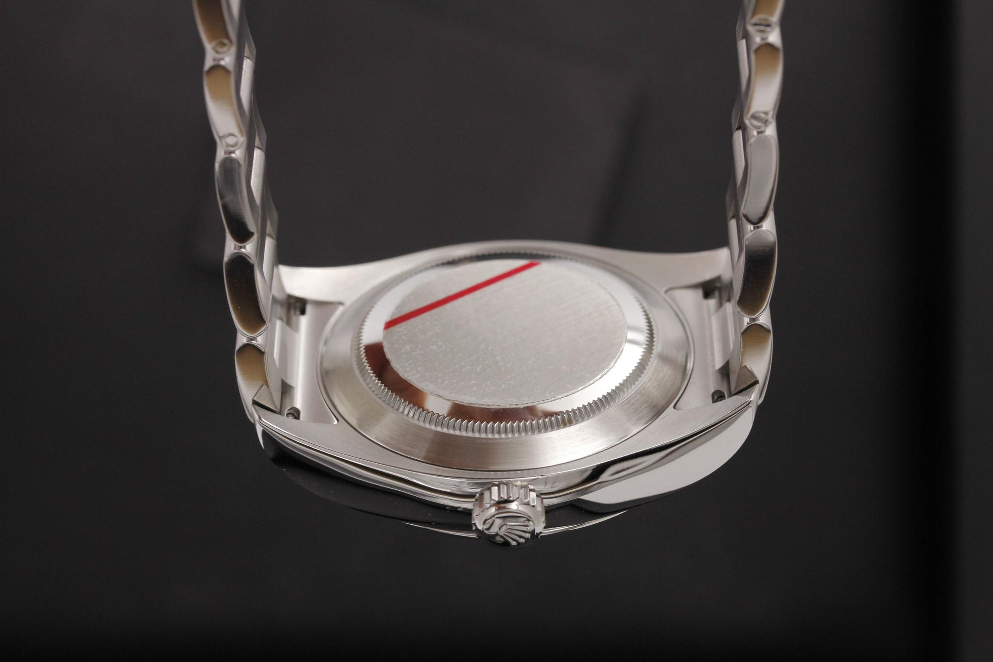 Watch Image 7