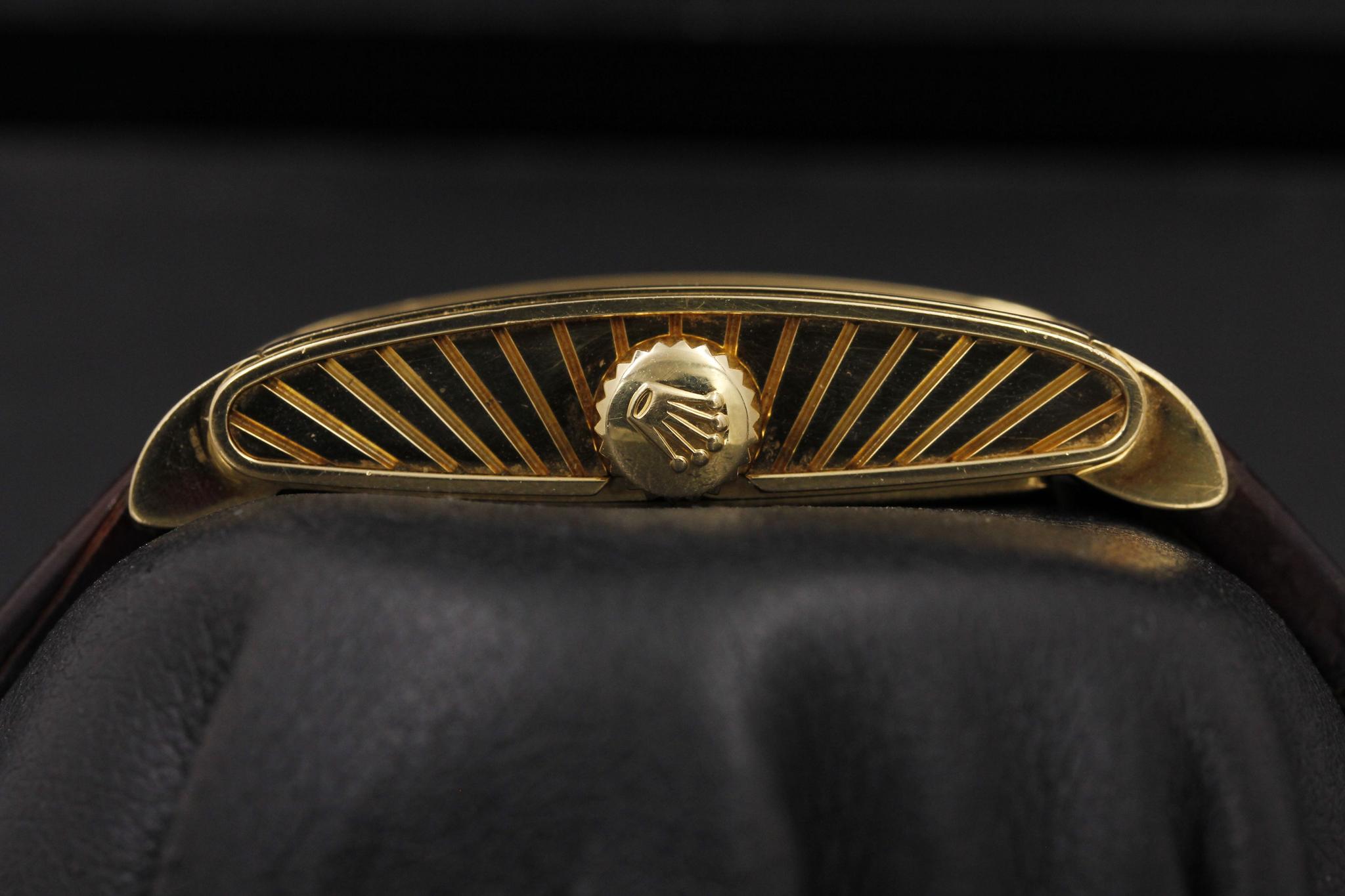 Watch Image 3