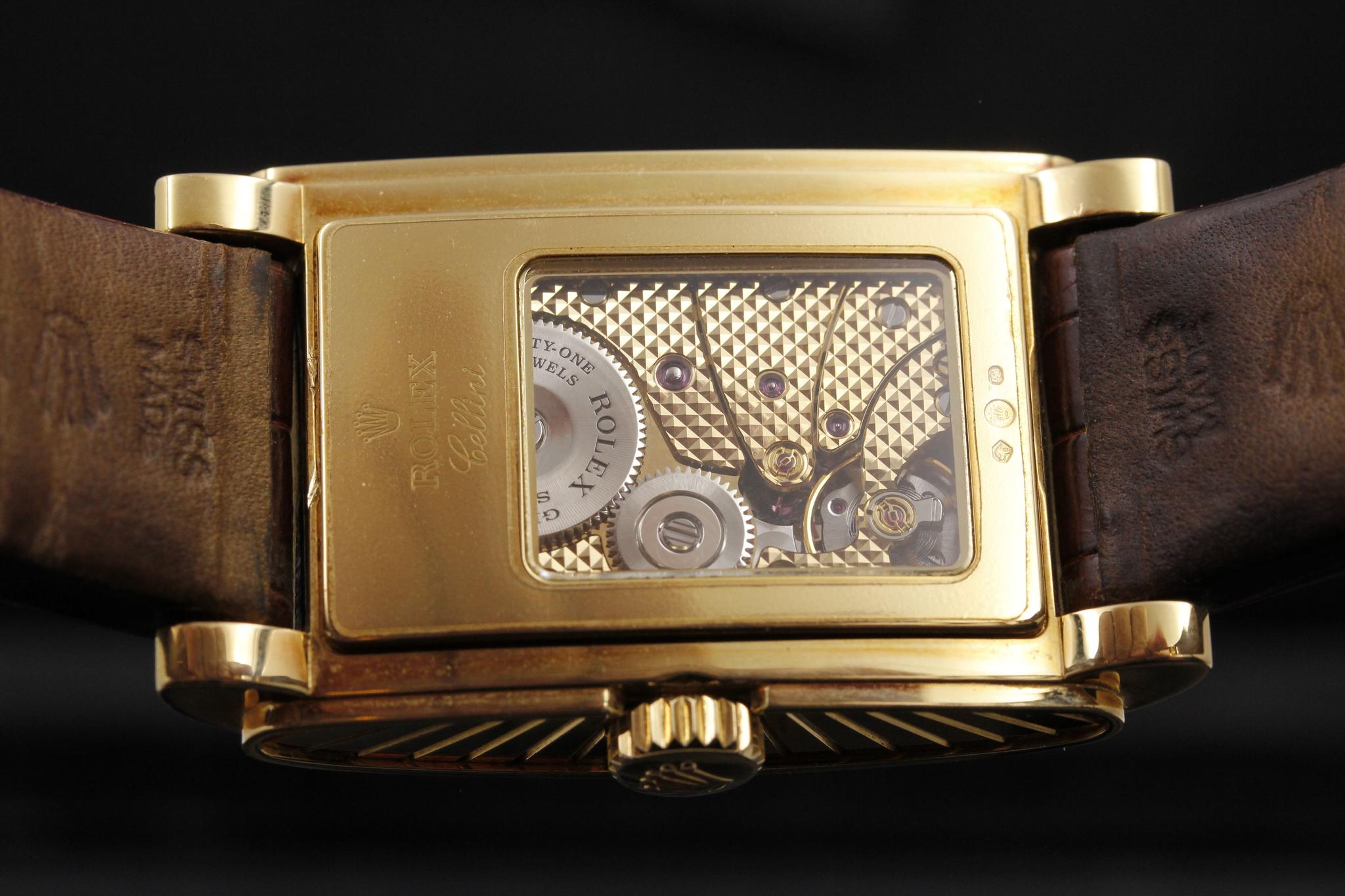 Watch Image 7