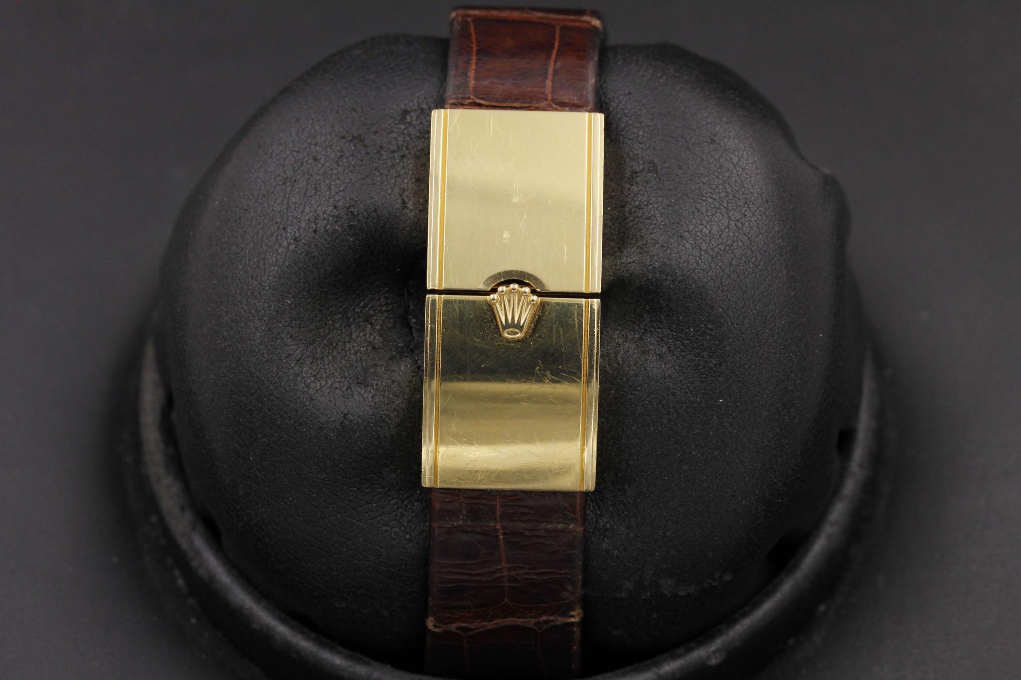 Watch Image 8