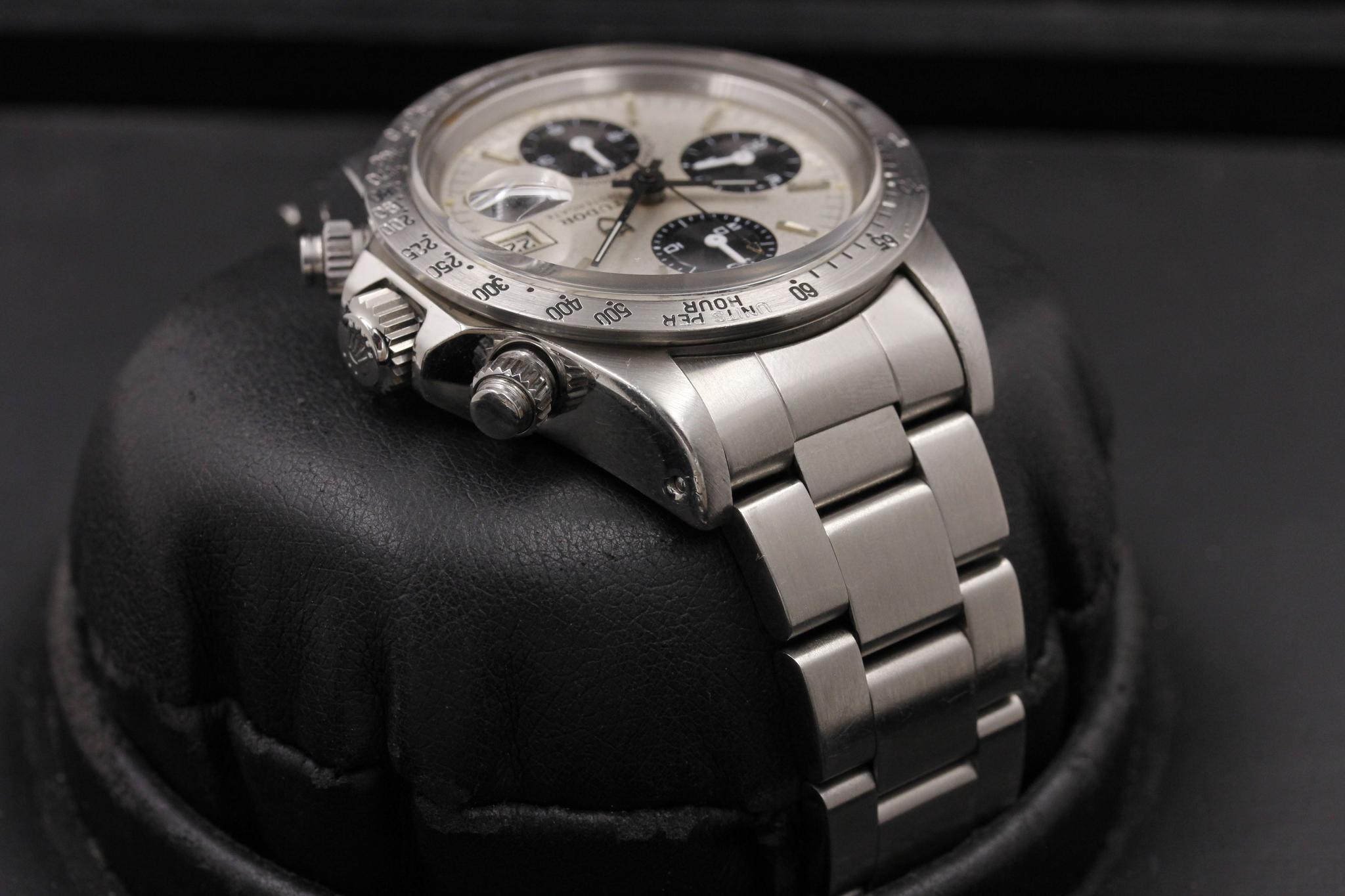Watch Image 4