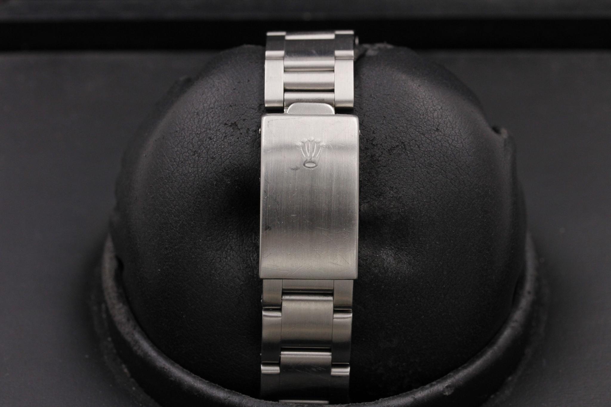 Watch Image 10