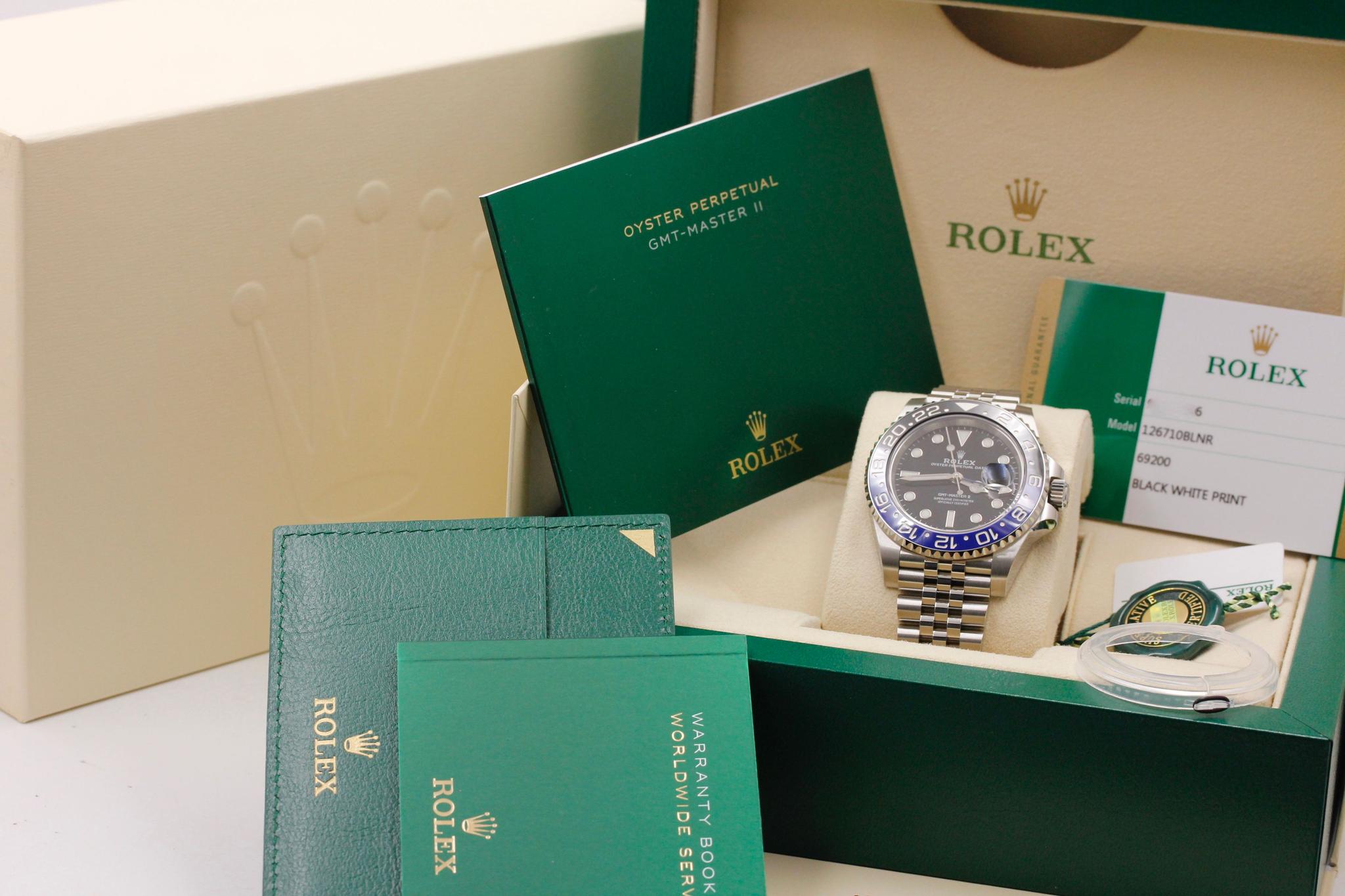 Watch Image 11