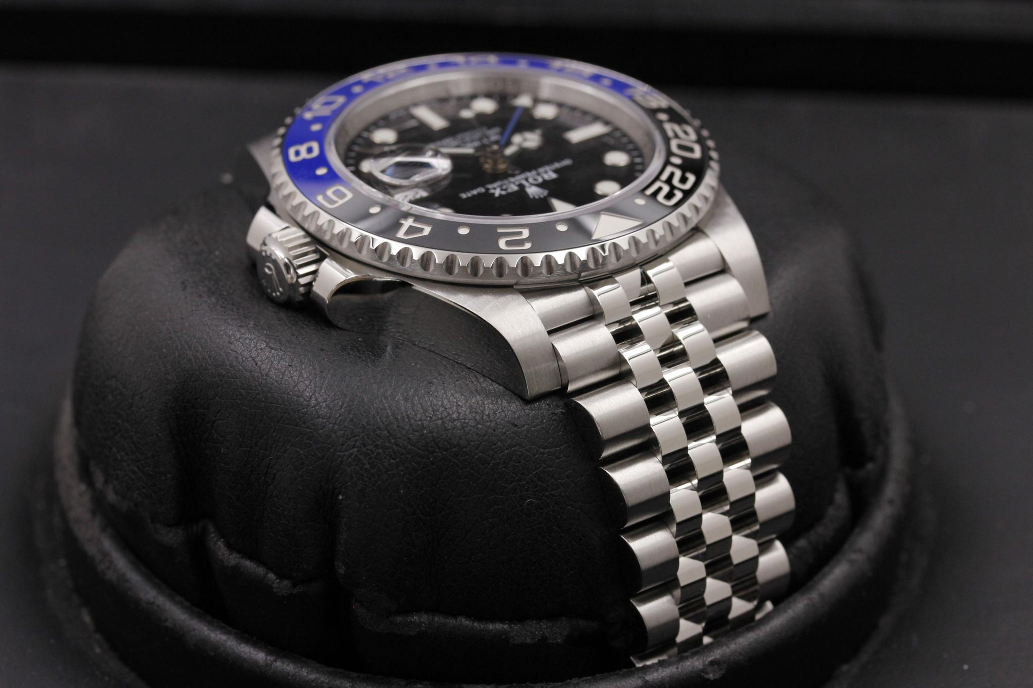 Watch Image 4
