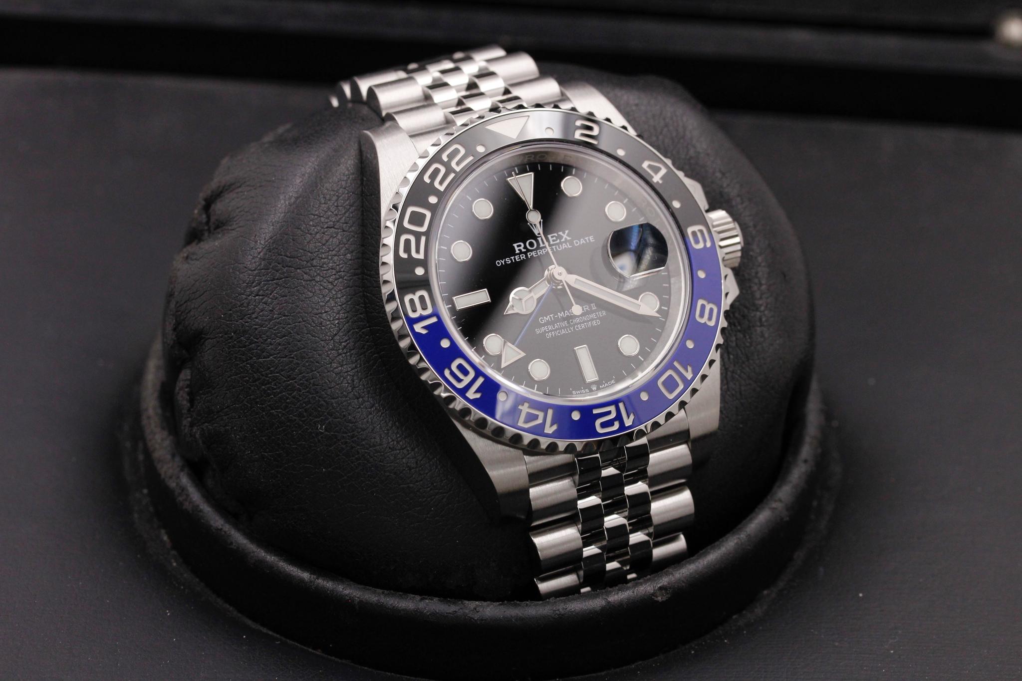 Watch Image 10
