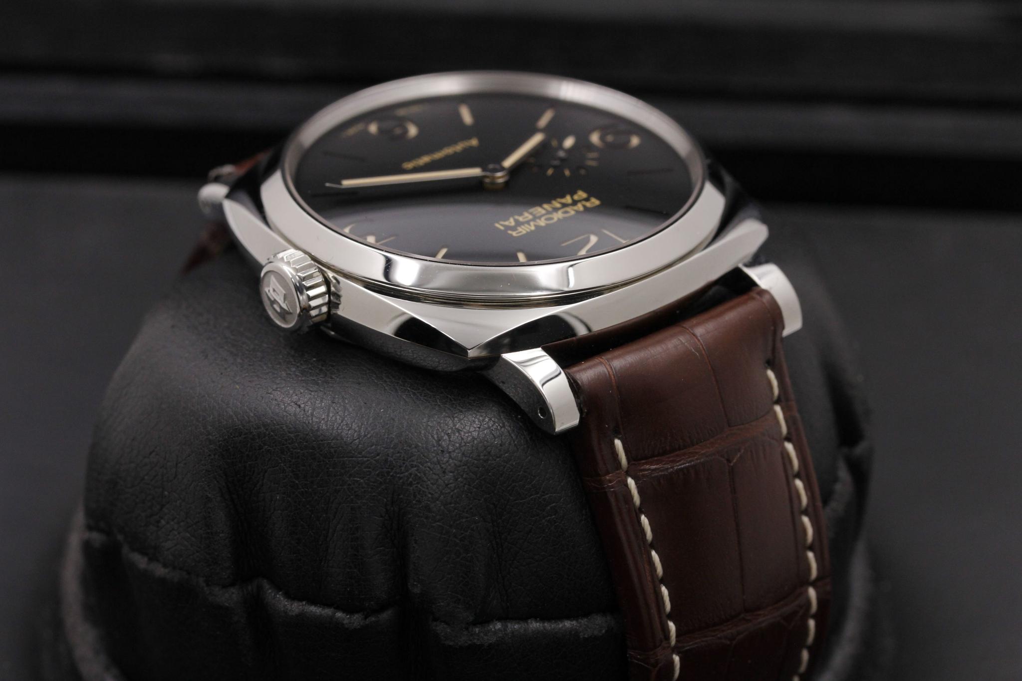 Watch Image 4