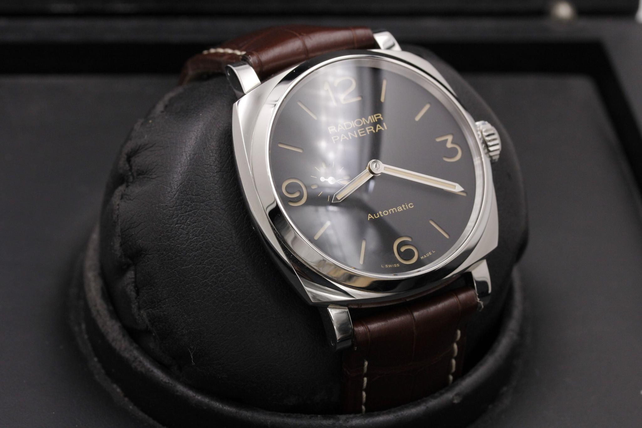 Watch Image 10